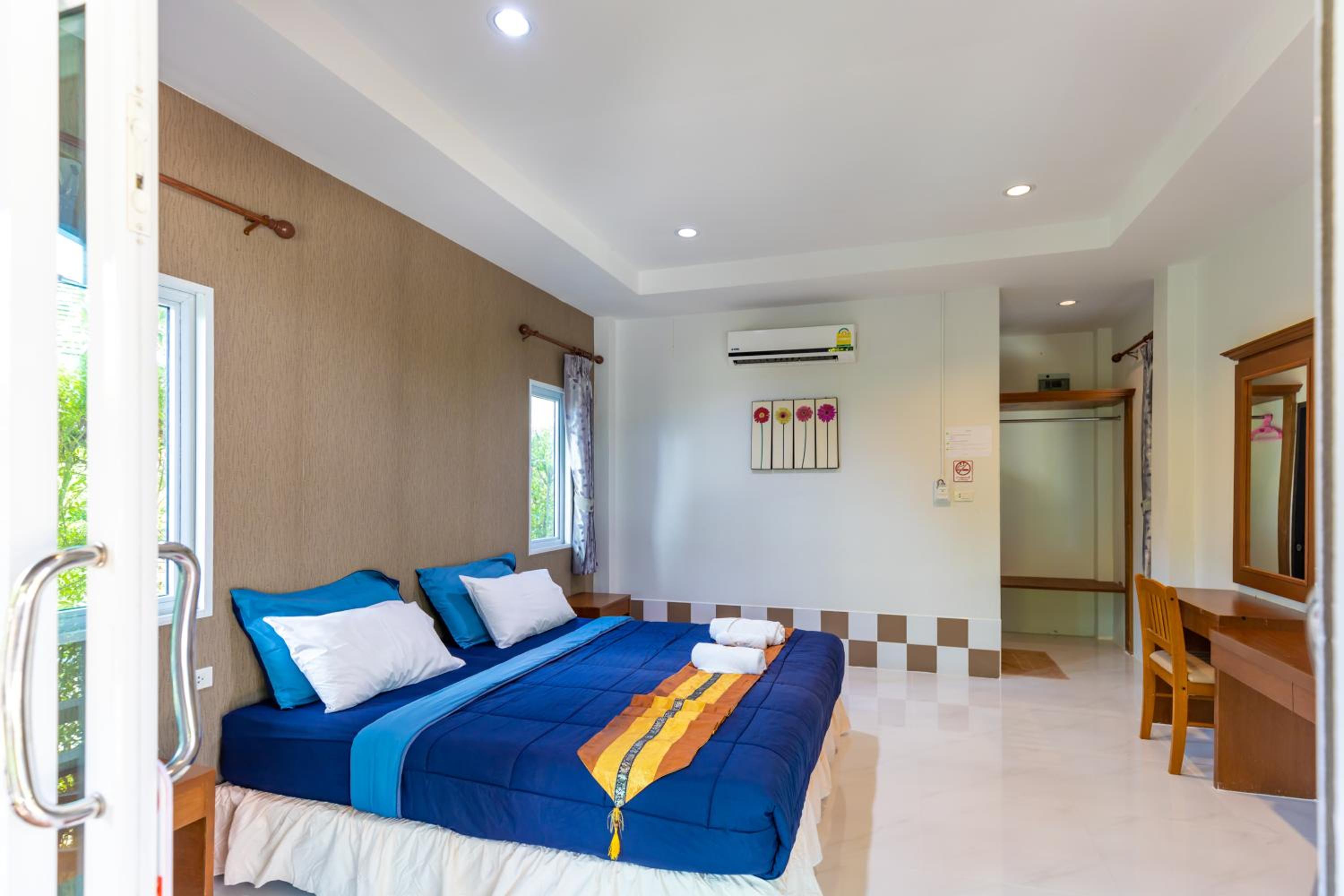 Double Room - Photo 10