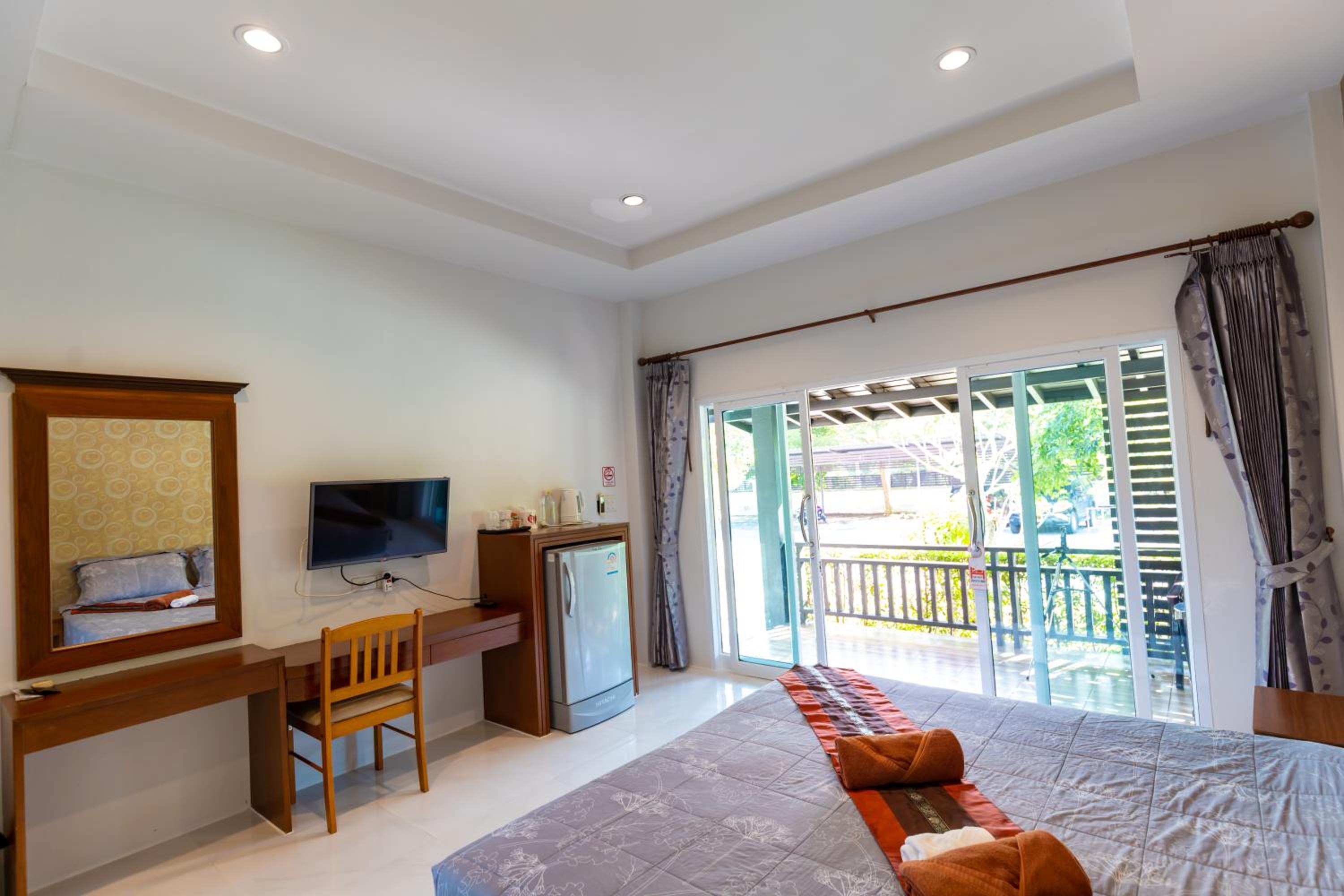 Double Room - Photo 9