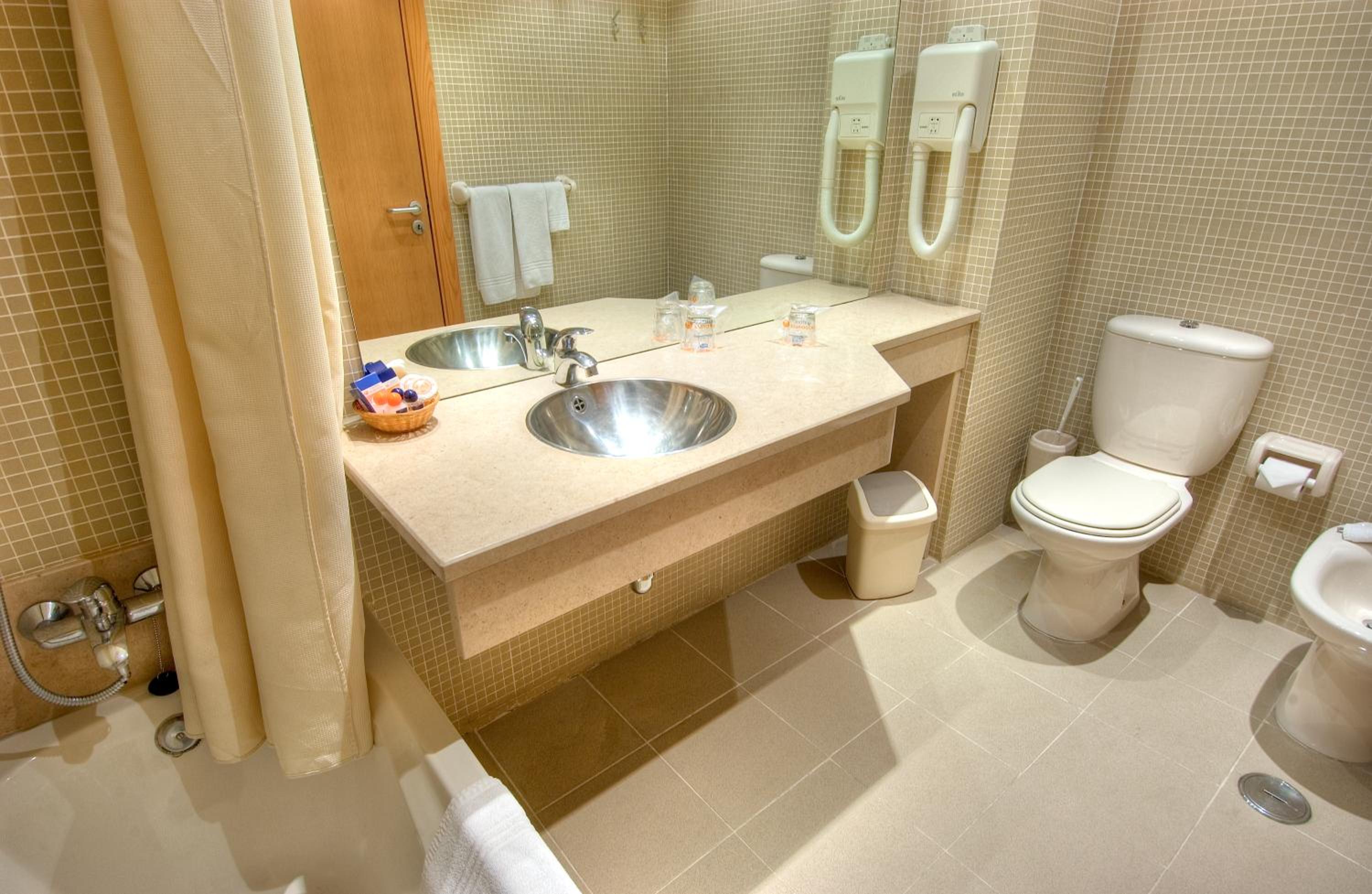 Twin Room - Photo 5