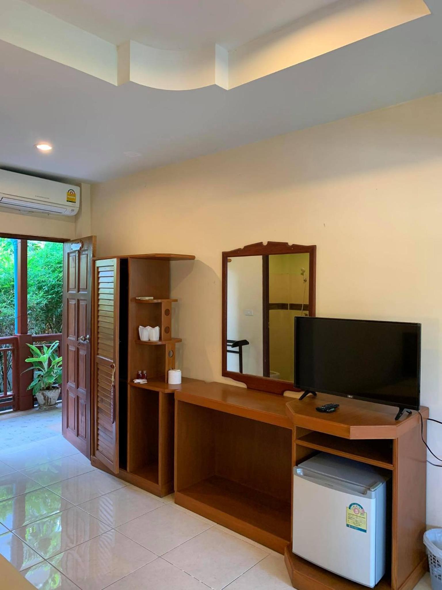 Superior Deluxe Double or Twin Room  photo 1