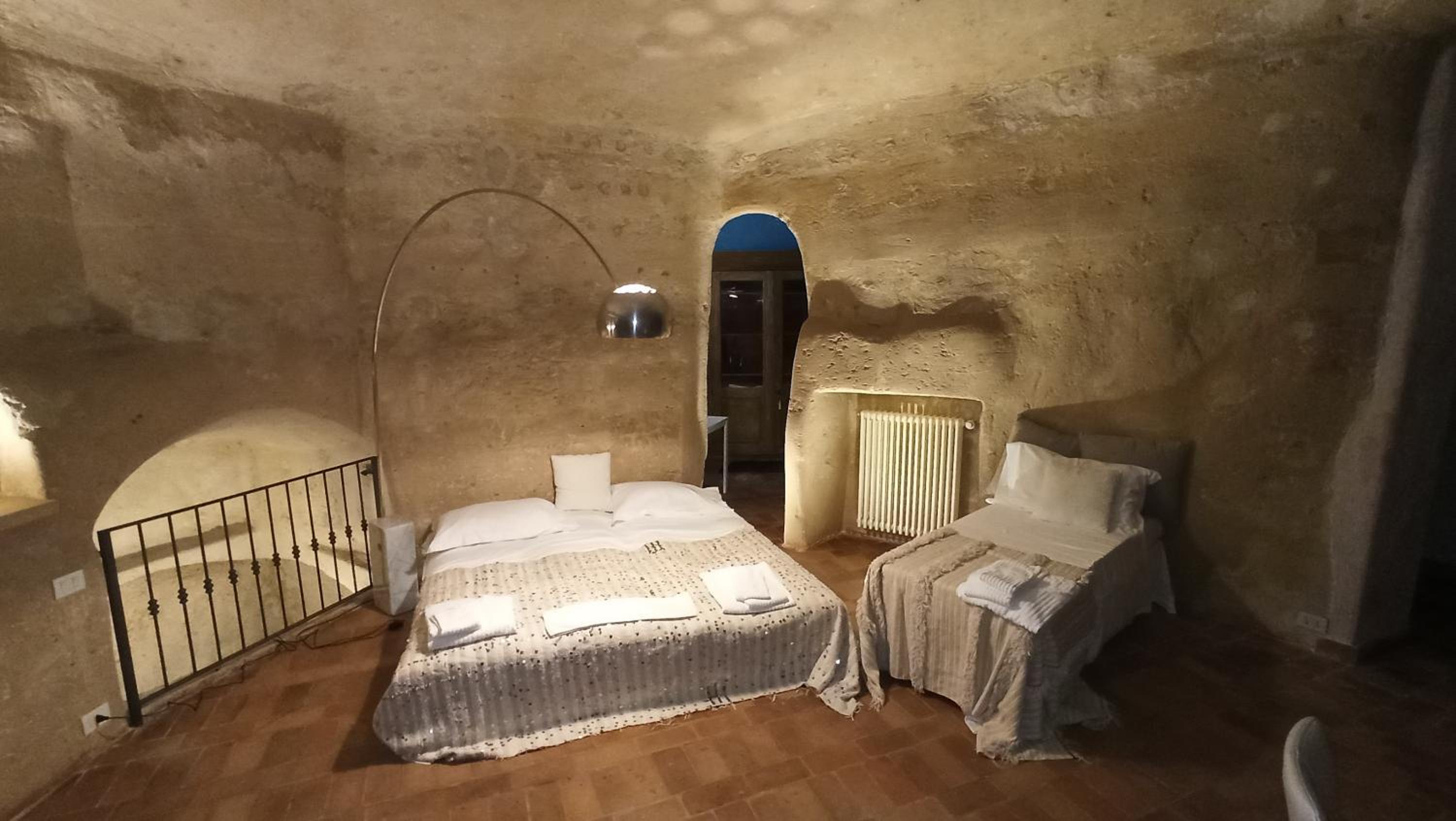 Superior King Room - Photo 42