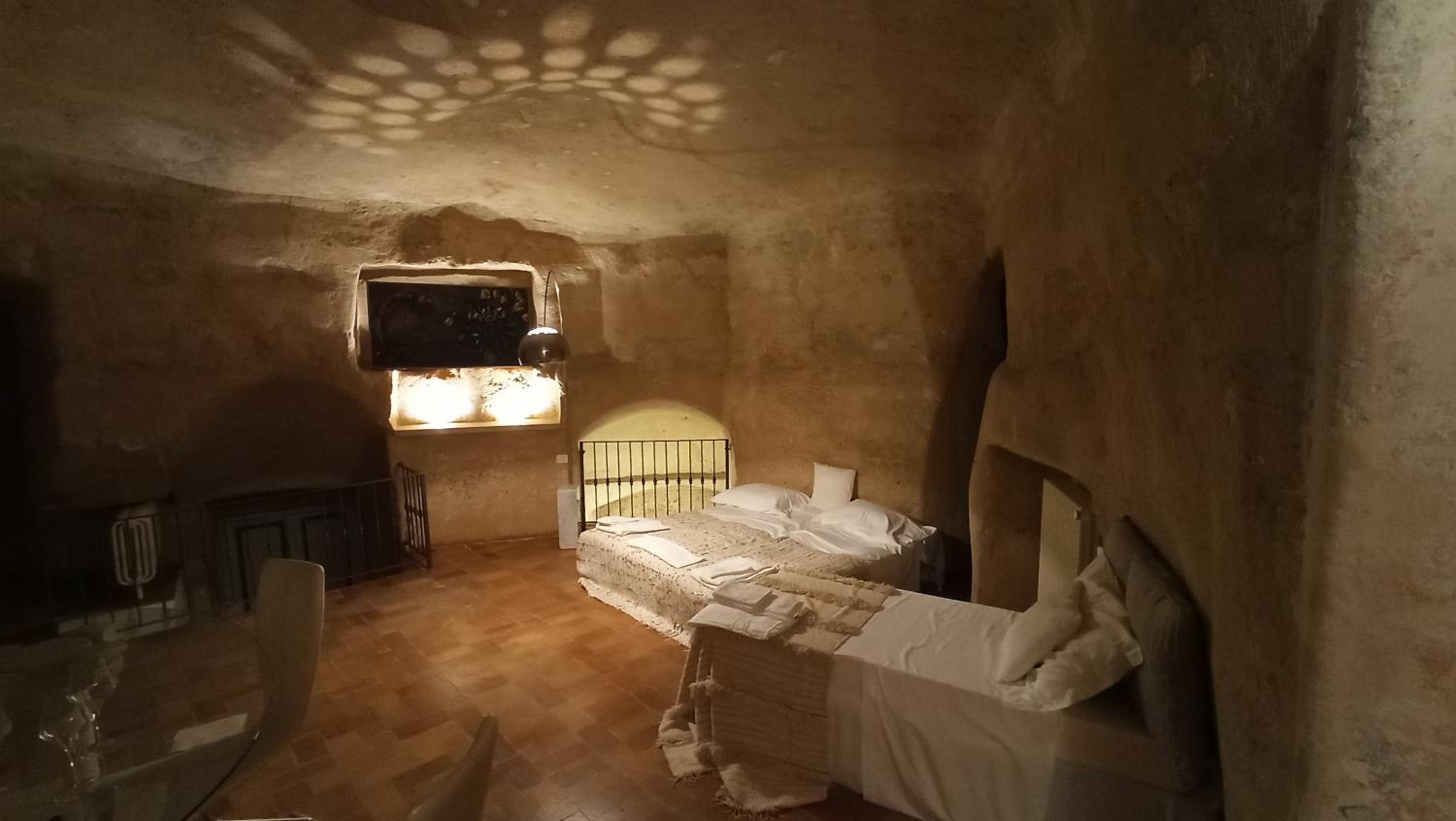 Superior King Room - Photo 43