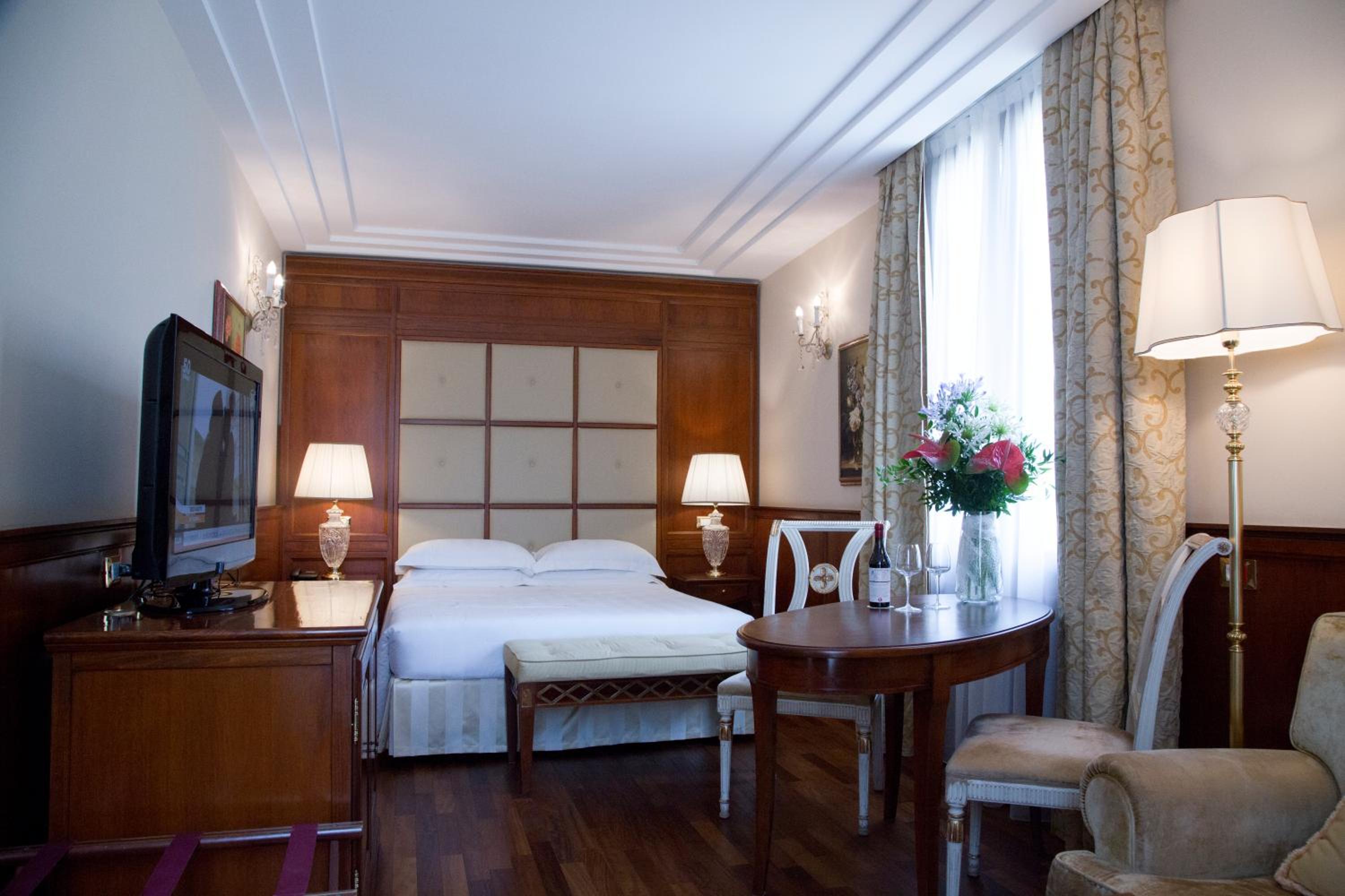 Junior Suite with Spa Bath