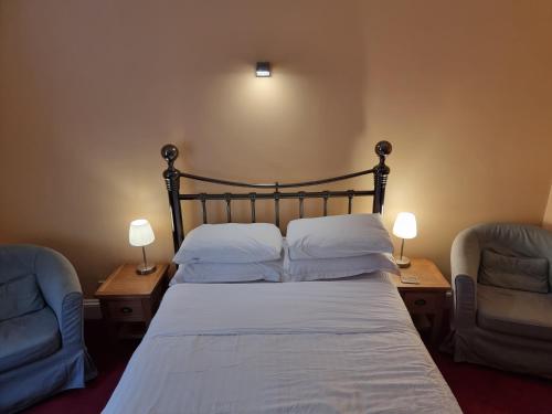 Double Room with Bathroom - Photo 11