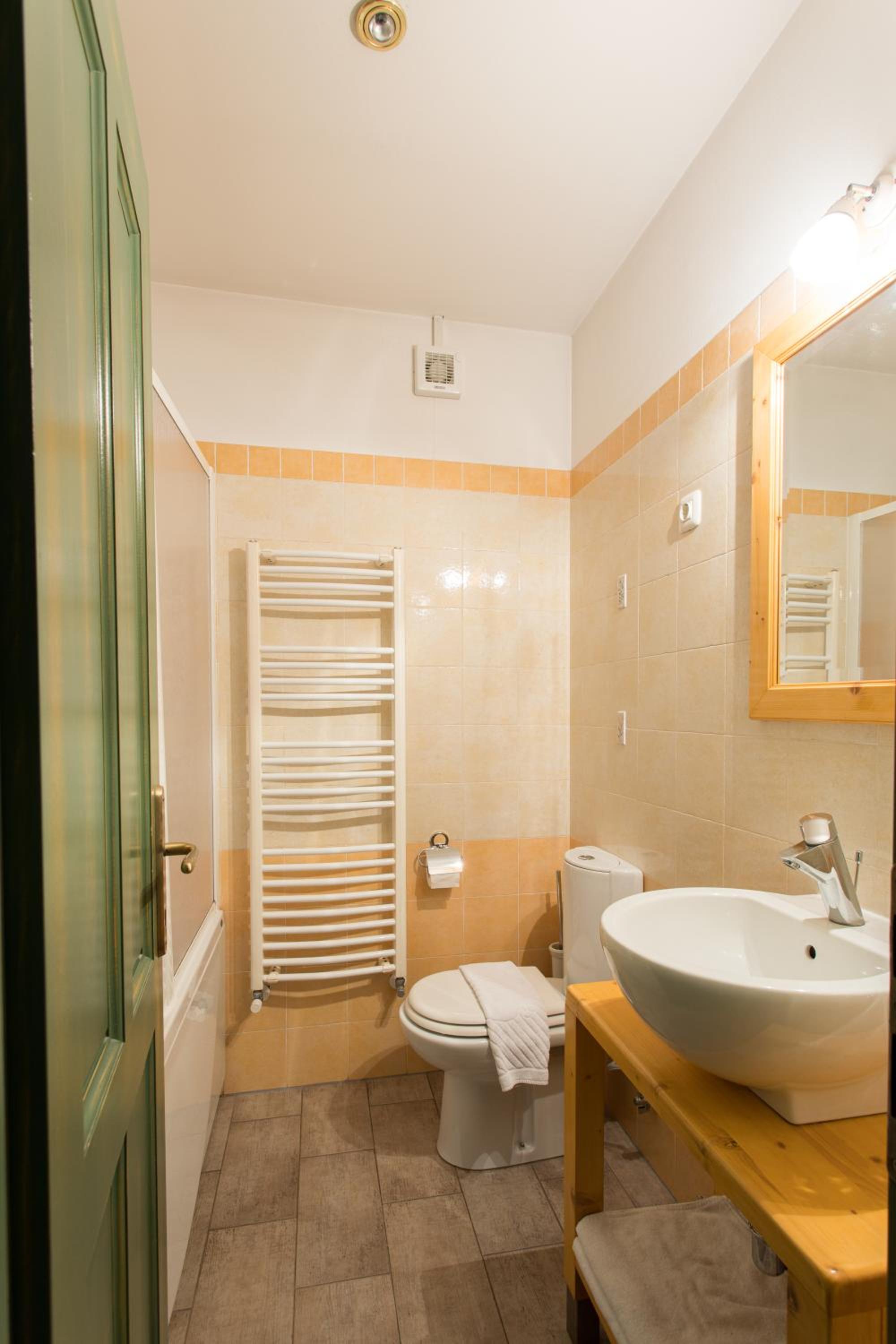 Double Room - Photo 4
