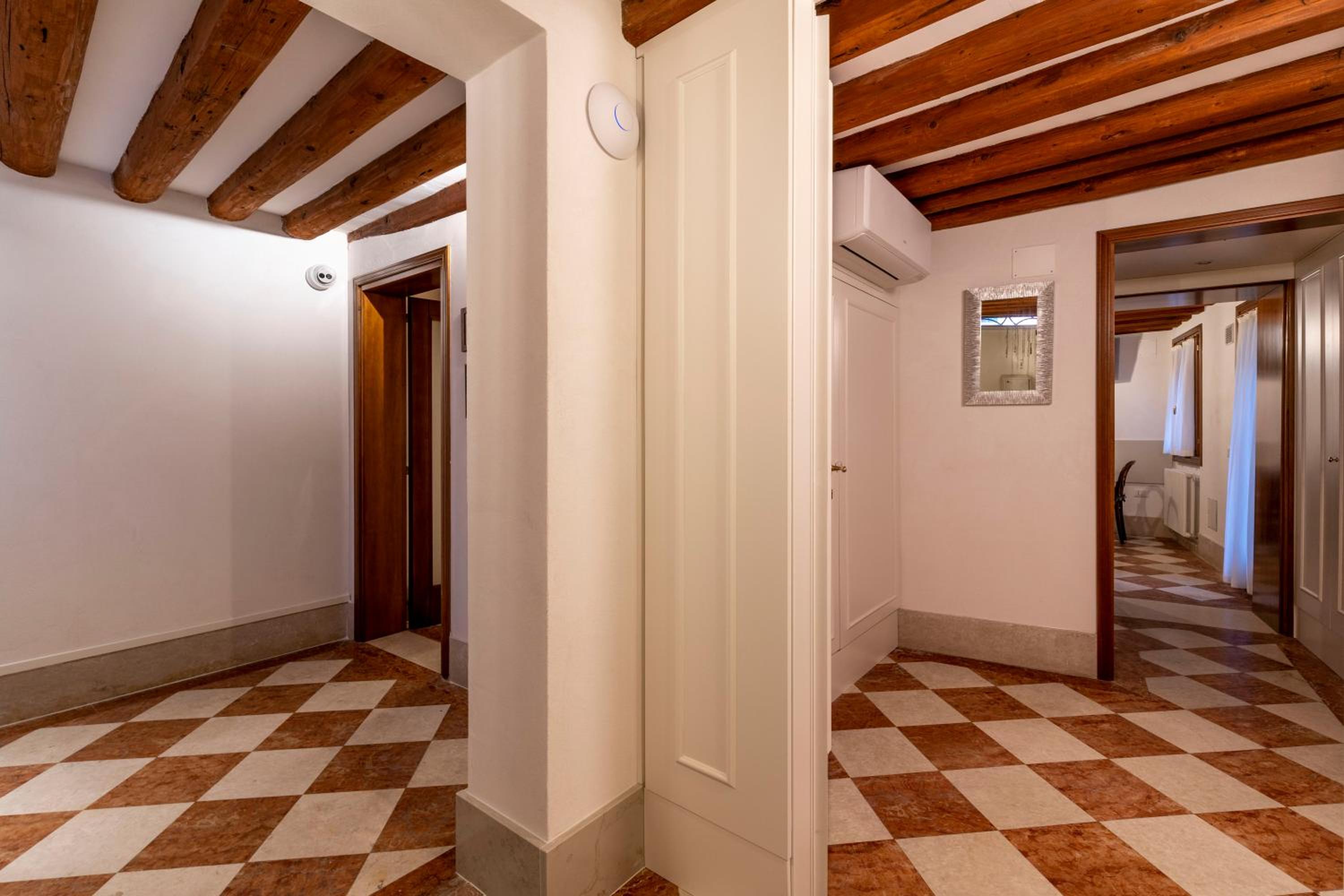 Apartment with Terrace photo 3