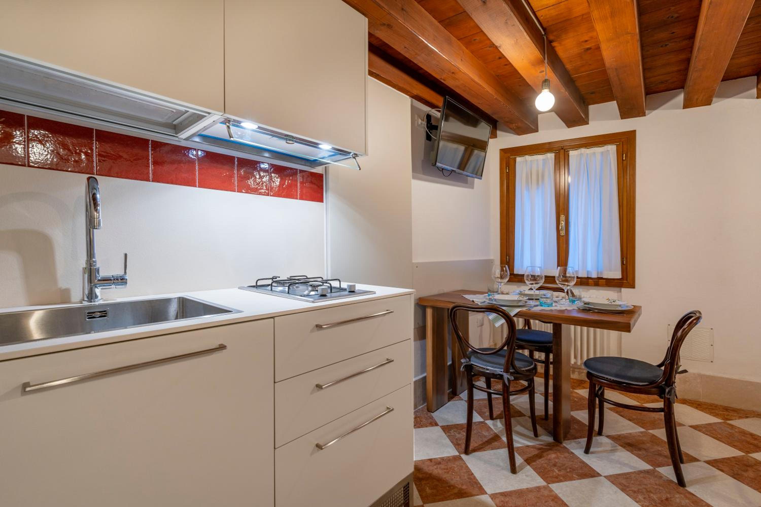 Apartment with Terrace photo 2