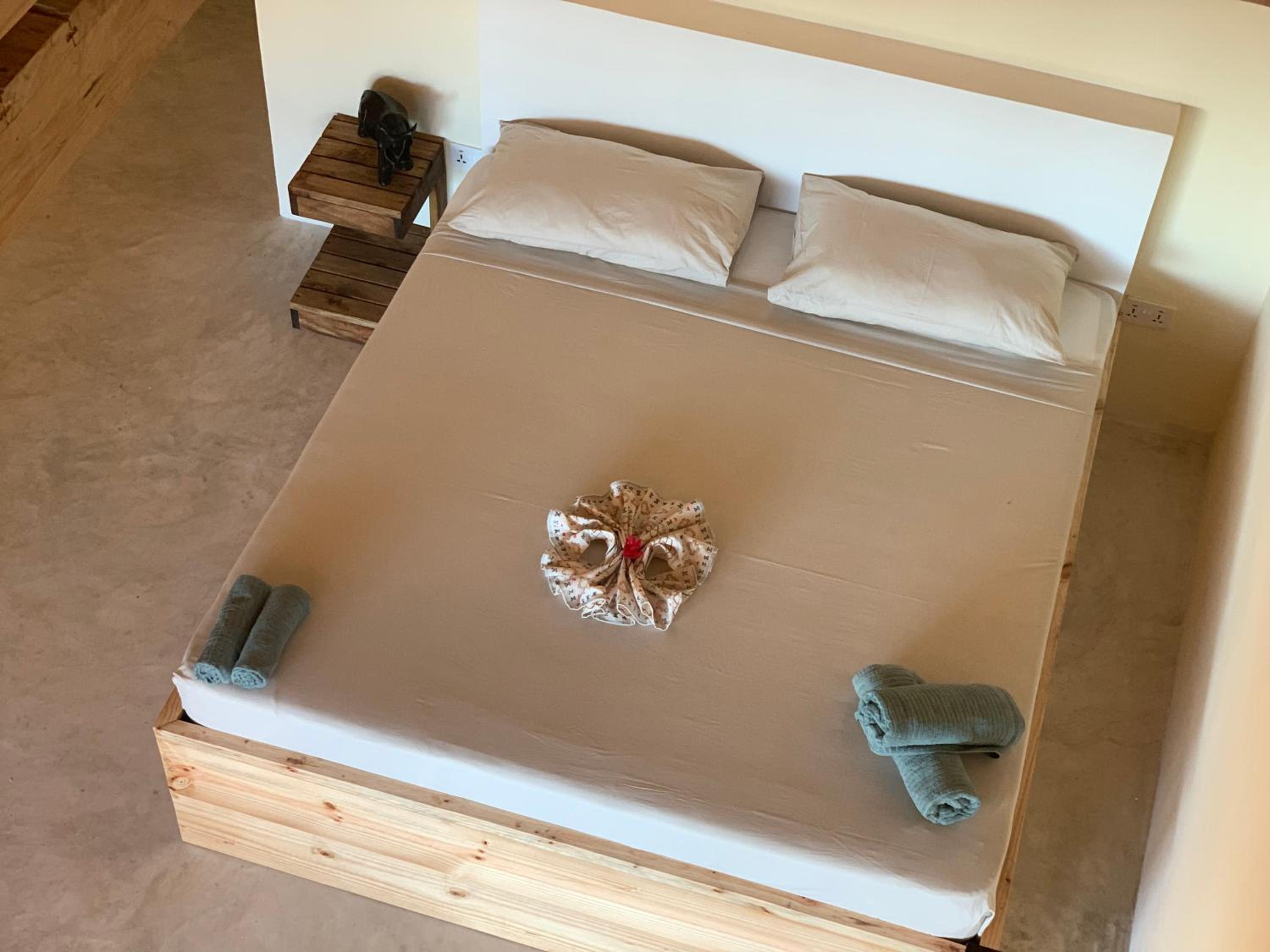 King Room with Pool View - Photo 2