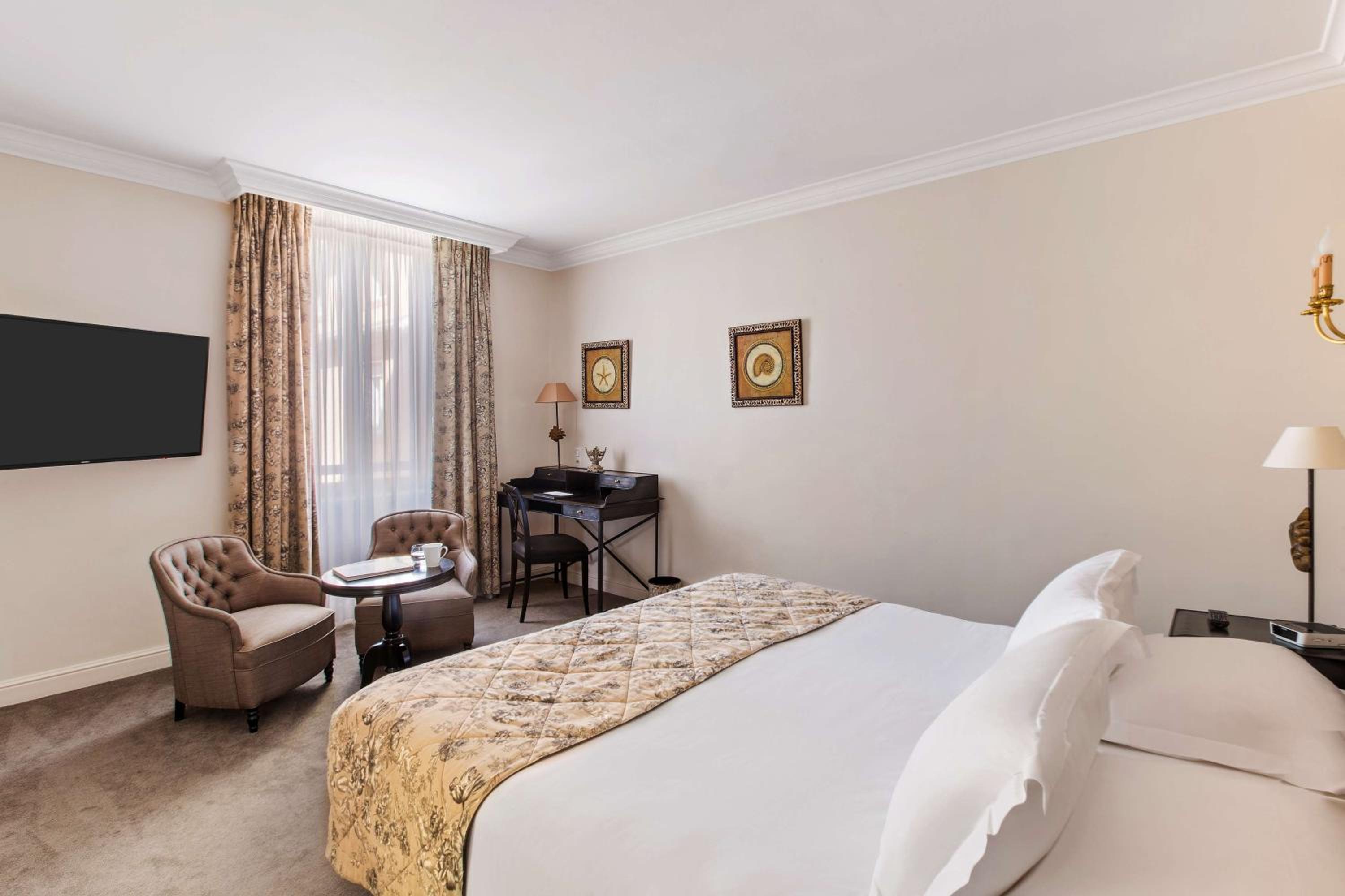 Superior Queen Room - Photo 8