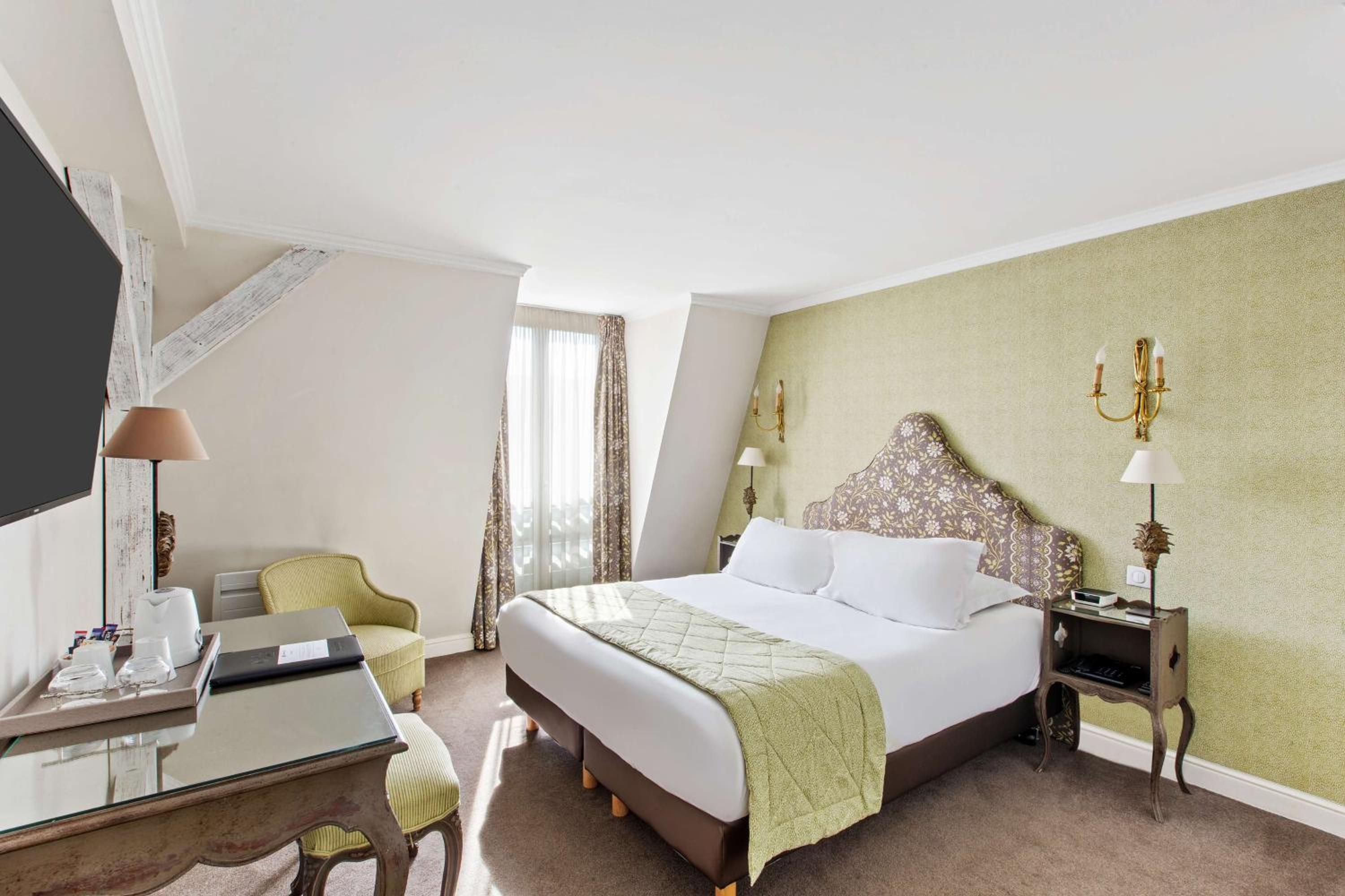 Superior Queen Room - Photo 1