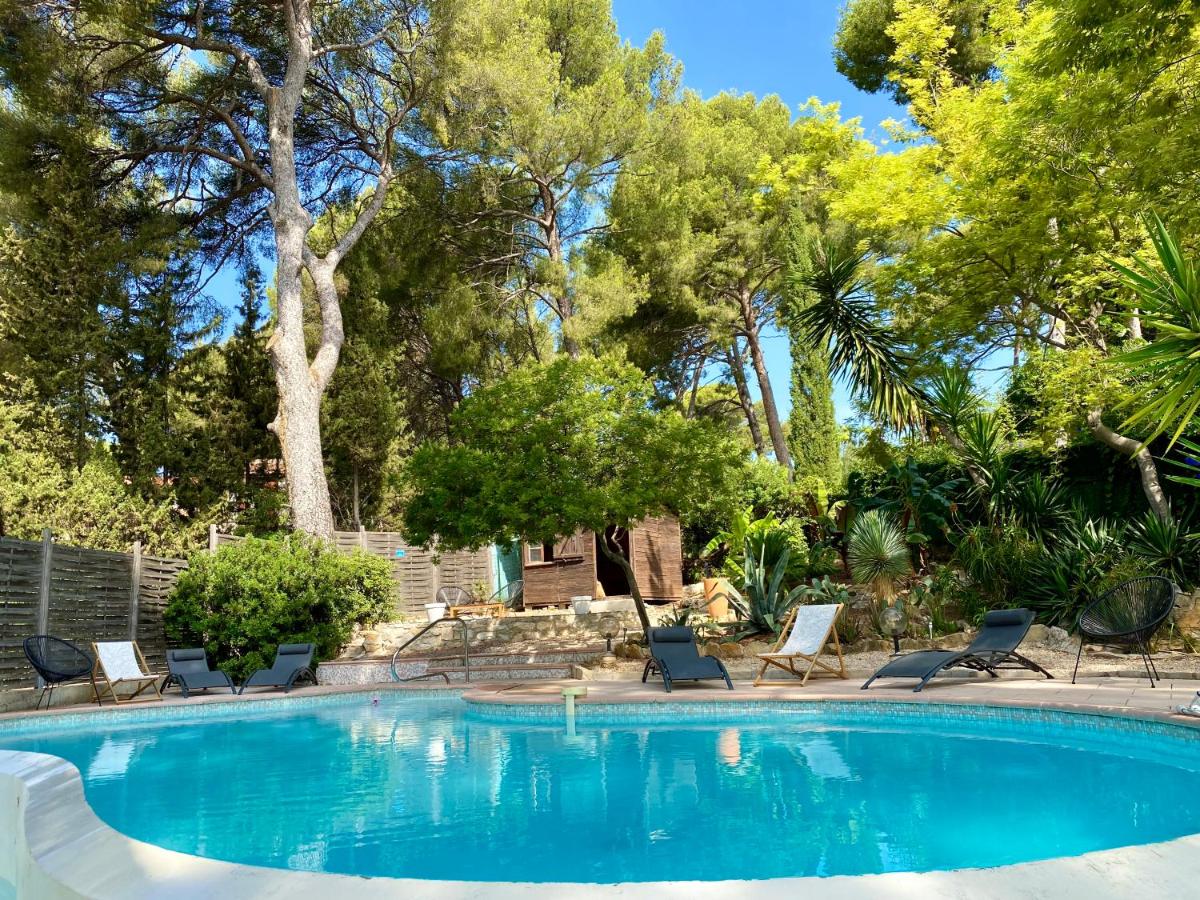 Villa with Garden View