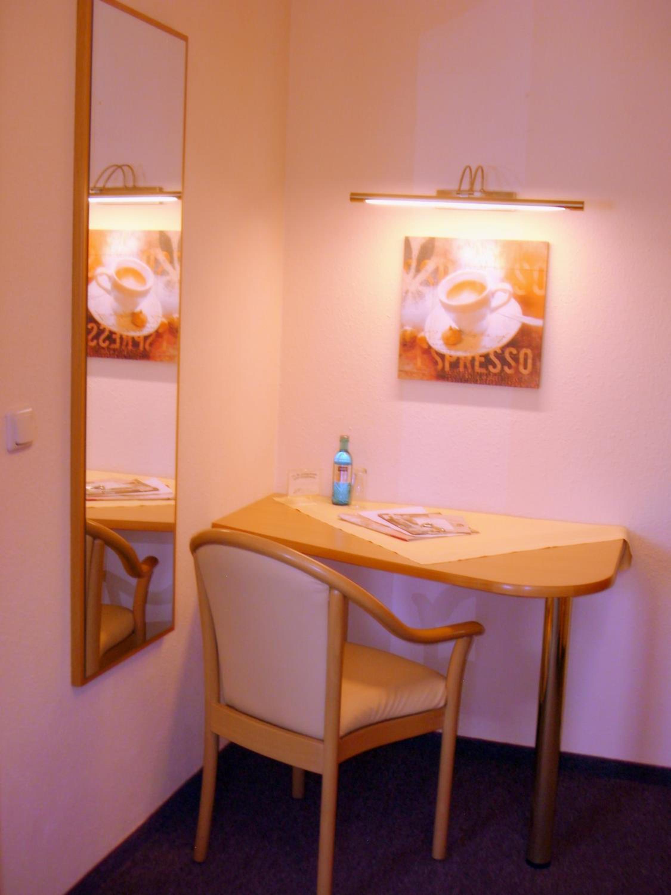 Single Room with Bathroom photo 1
