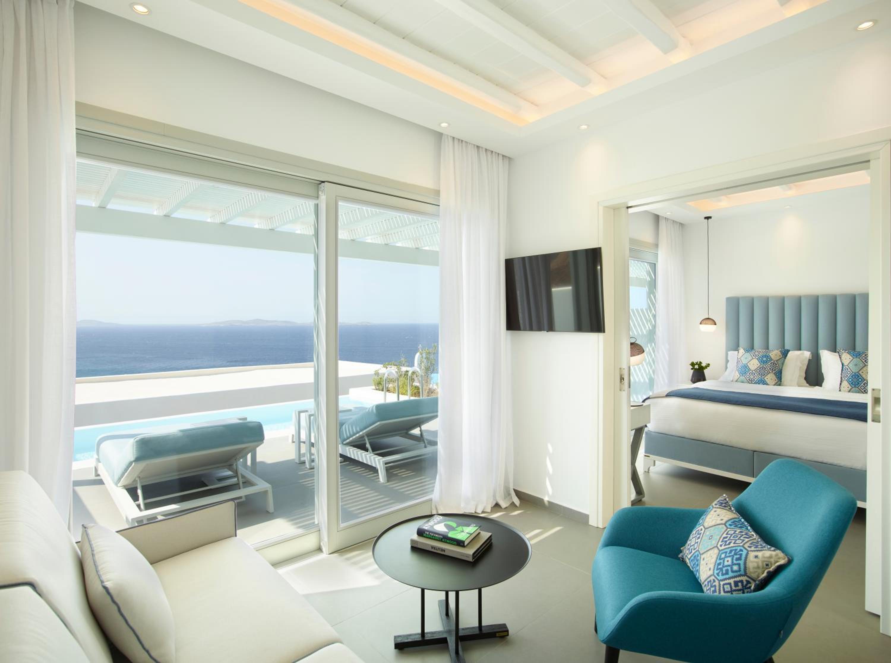 Grand Suite with Private Pool Sea View - Photo 1