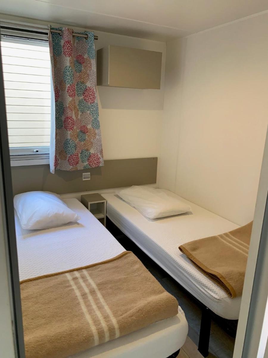 Three-Bedroom Mobile Home (6 Adults + 1 Child) photo 2