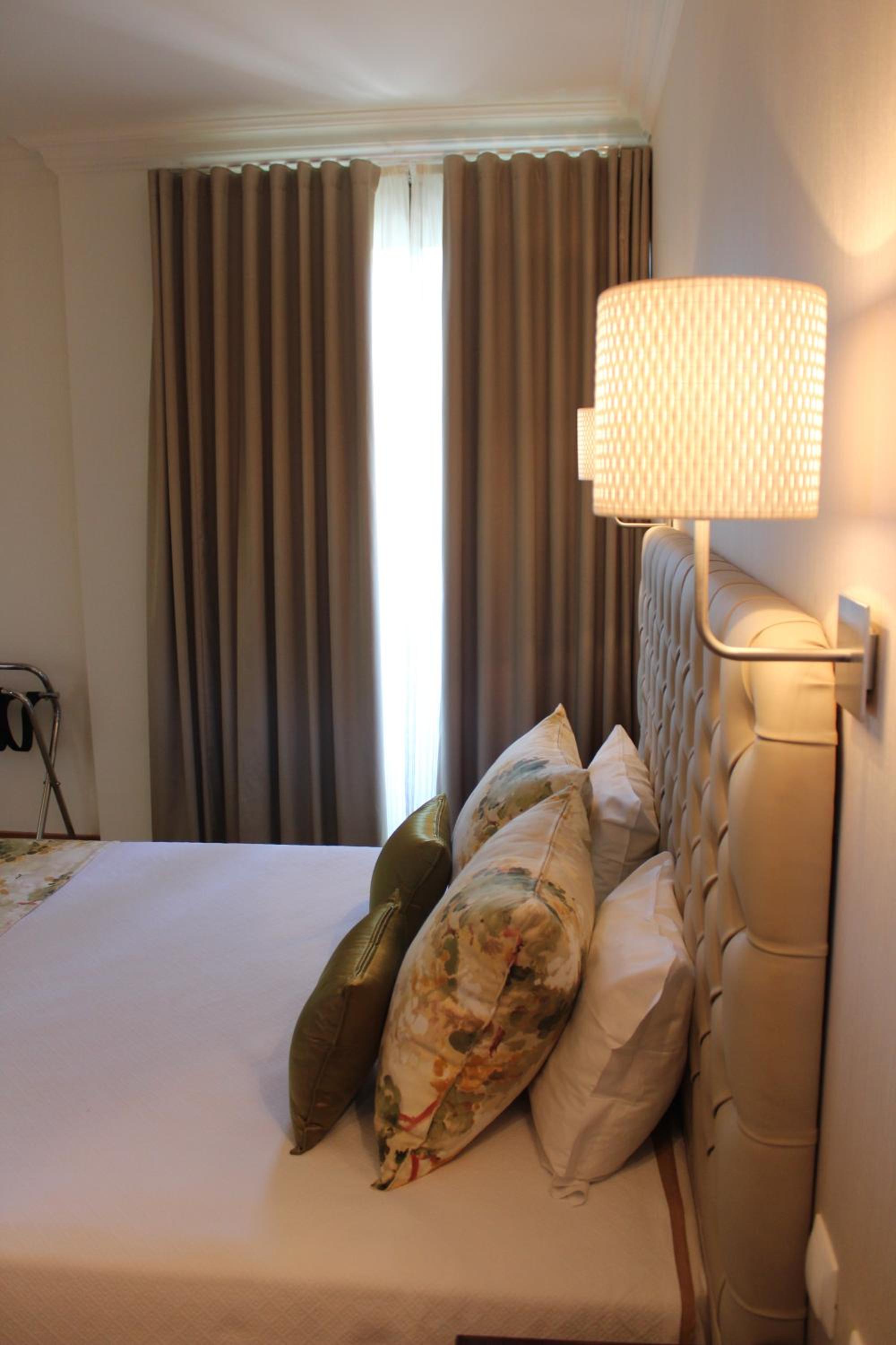 Standard Suite (2 Adults) - Photo 9