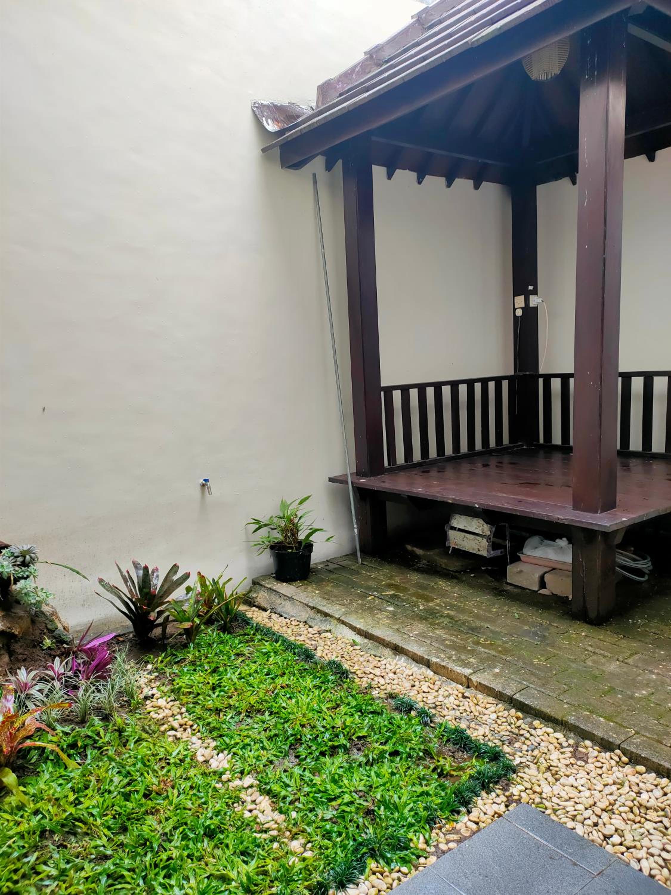 Two-Bedroom House - Photo 10