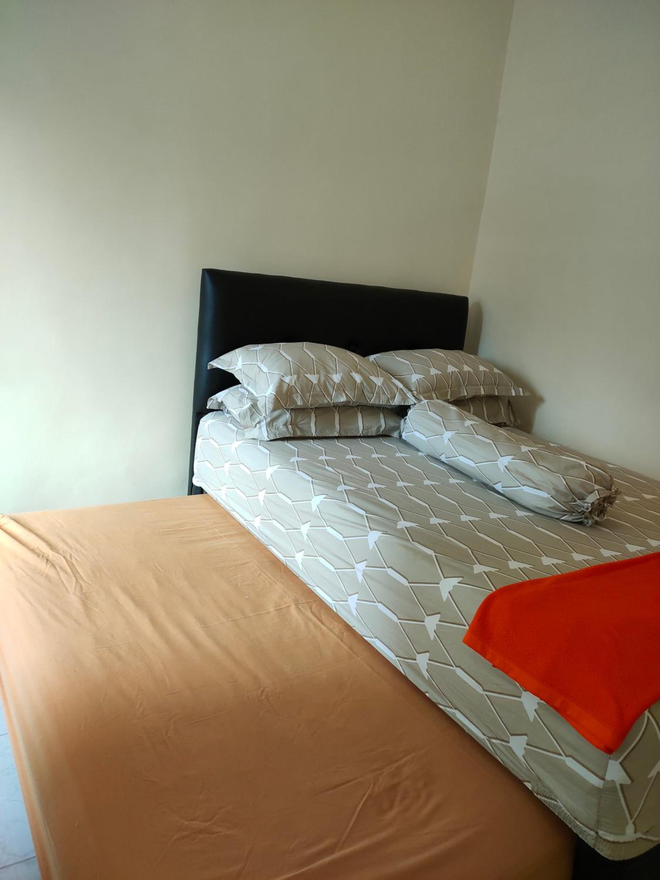 Two-Bedroom House - Photo 9