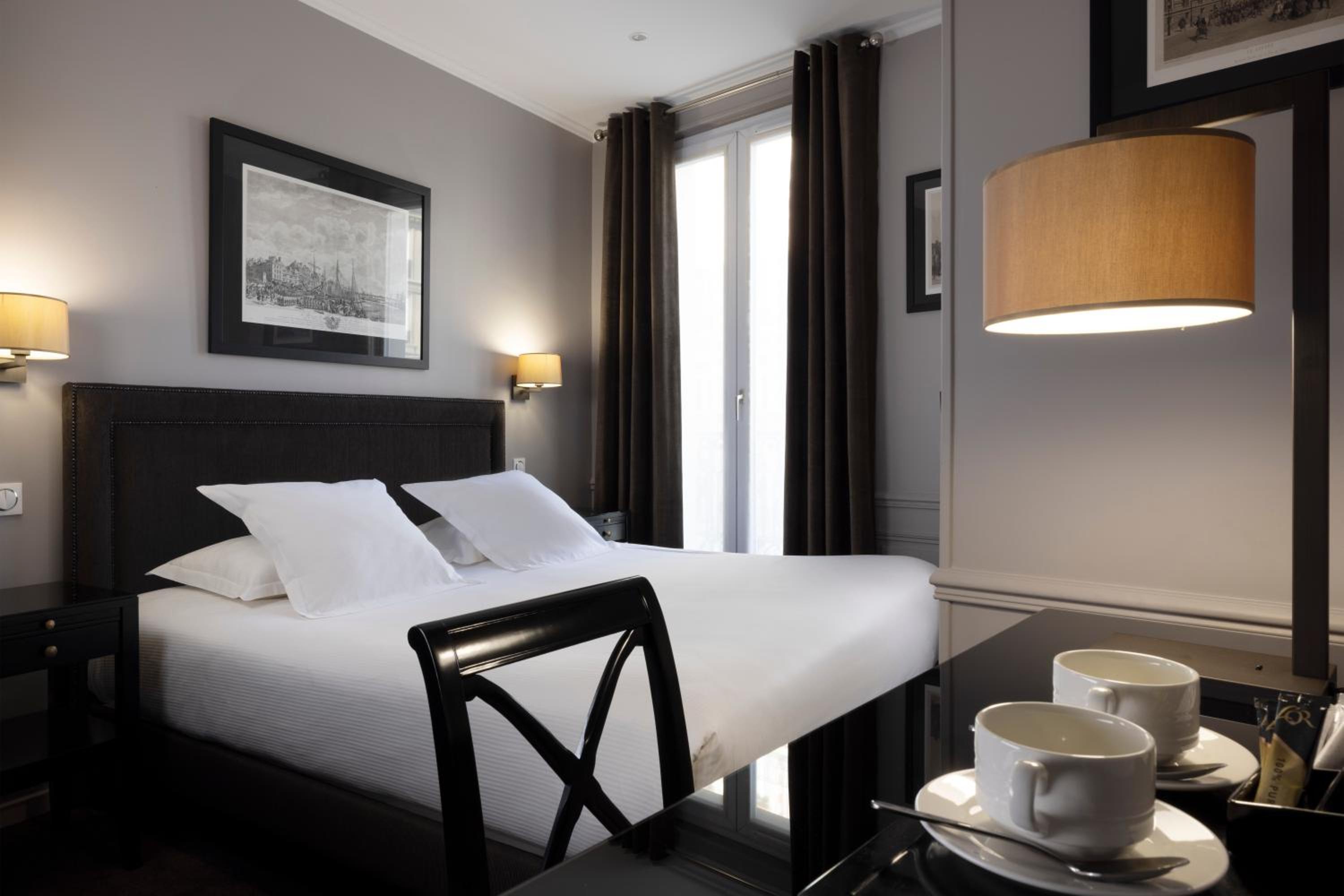 Junior Suite with Balcony photo 1