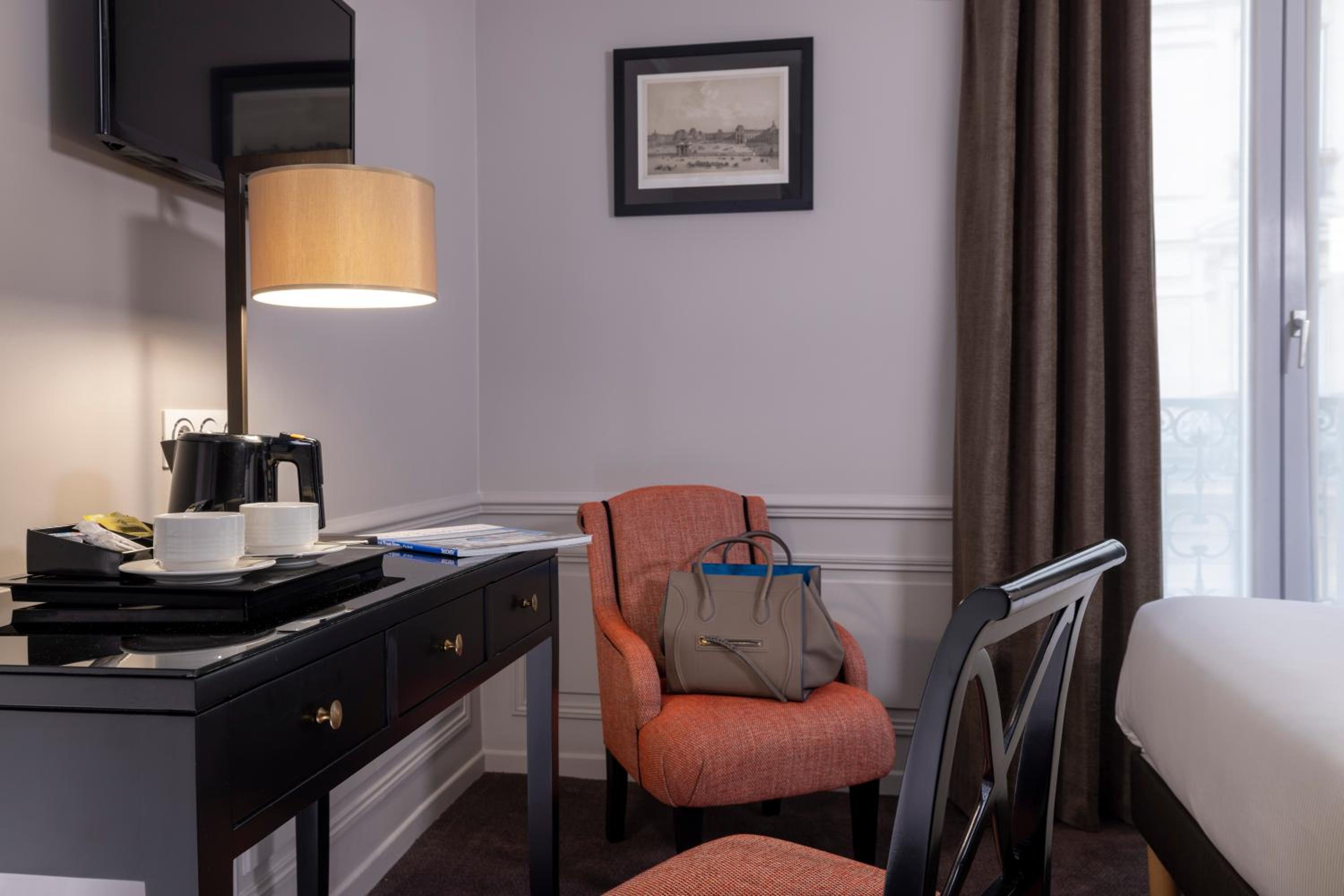 Large Double or Twin Room photo 2