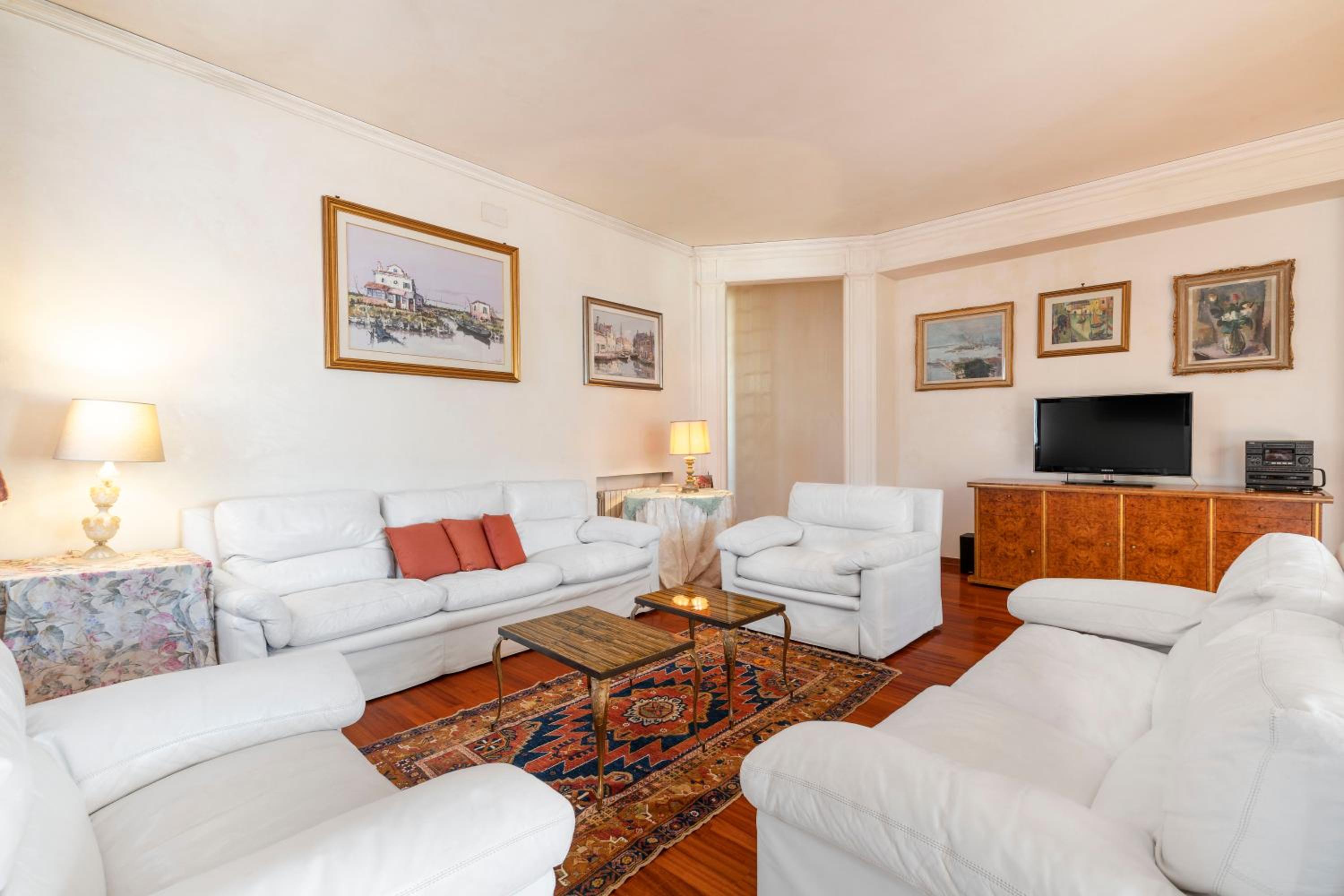 Apartment with Terrace photo 2