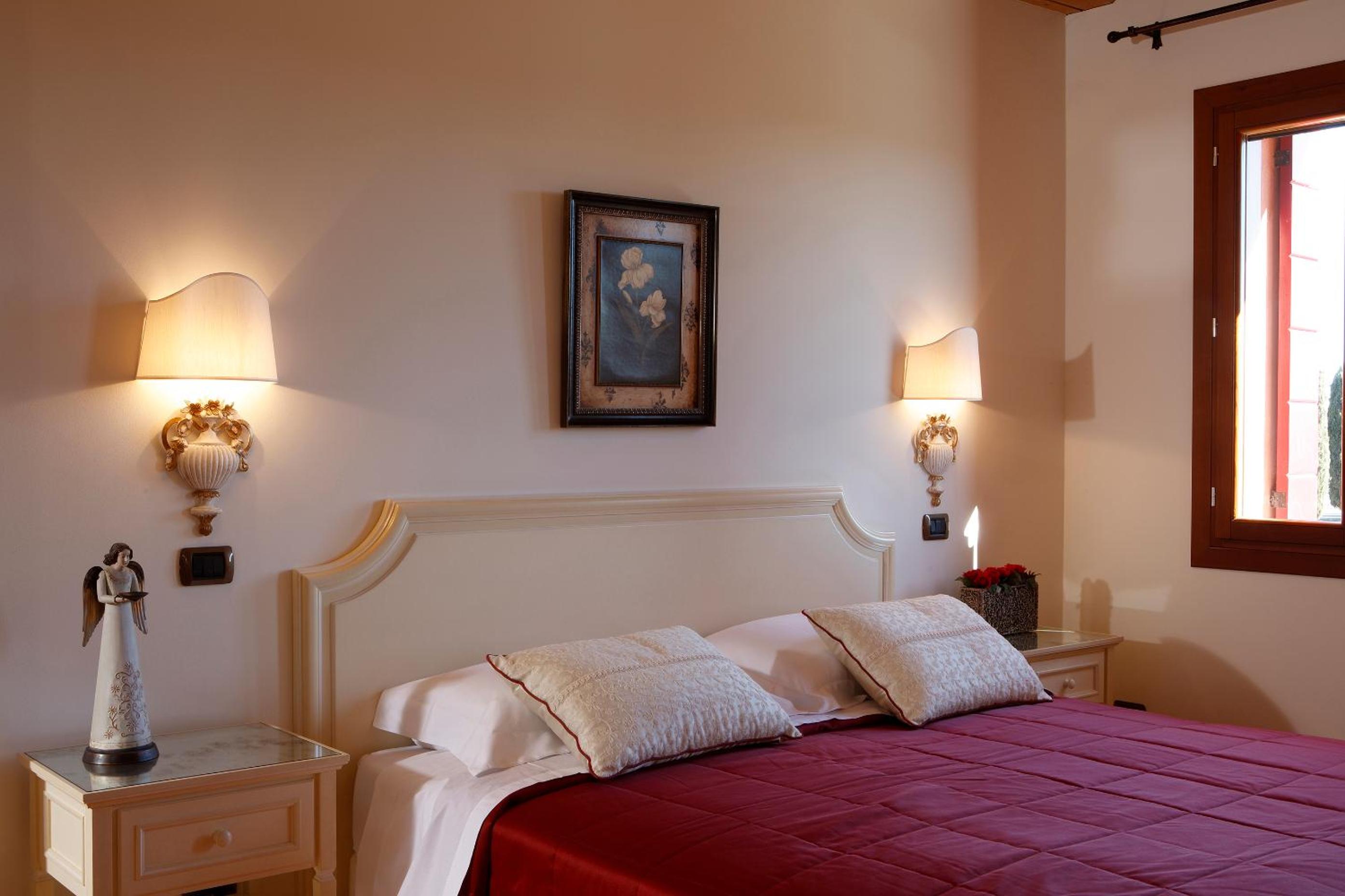 Two-Bedroom Apartment - Photo 2