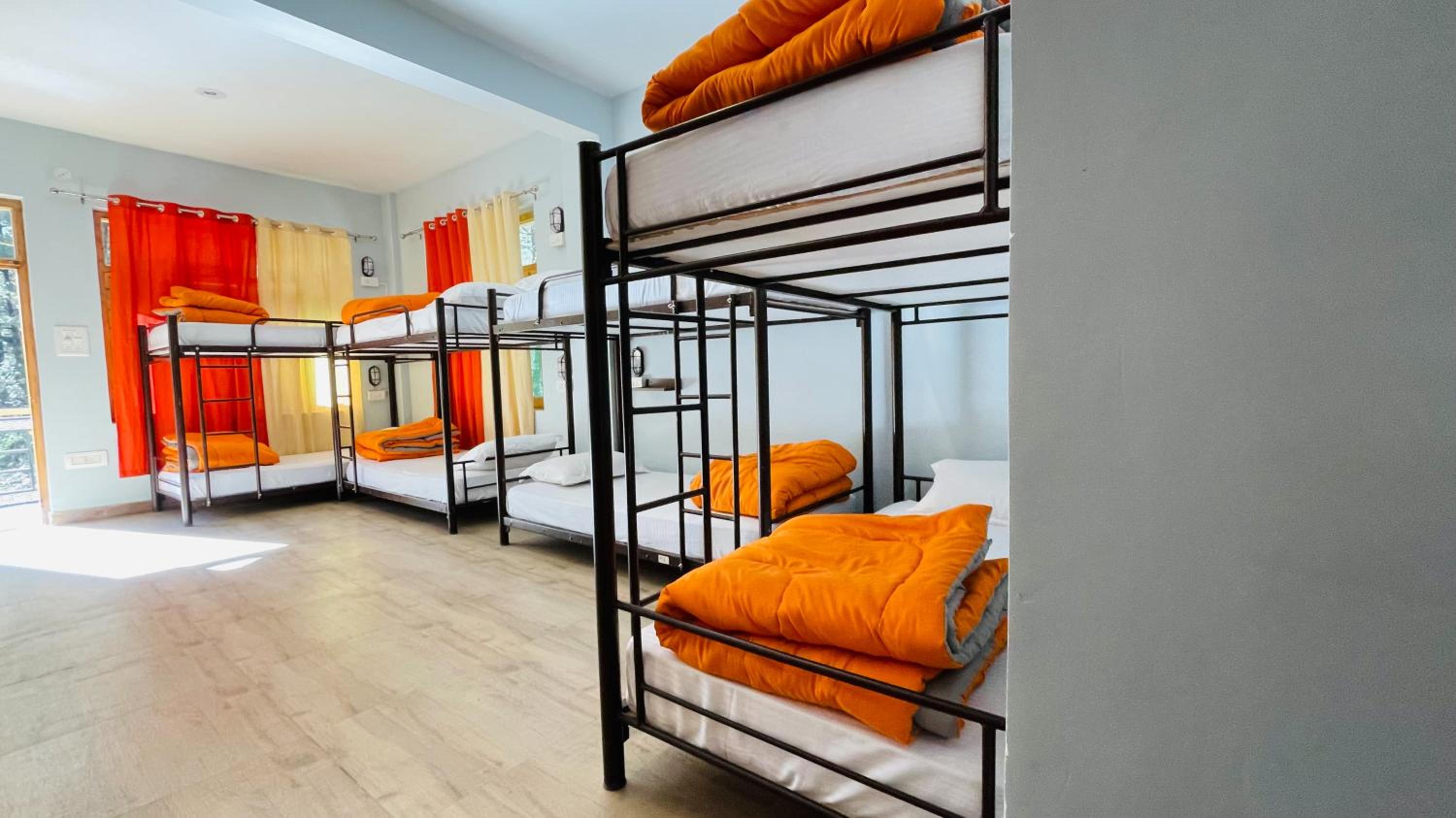 Bed in 8-Bed Mixed Dormitory Room photo 1