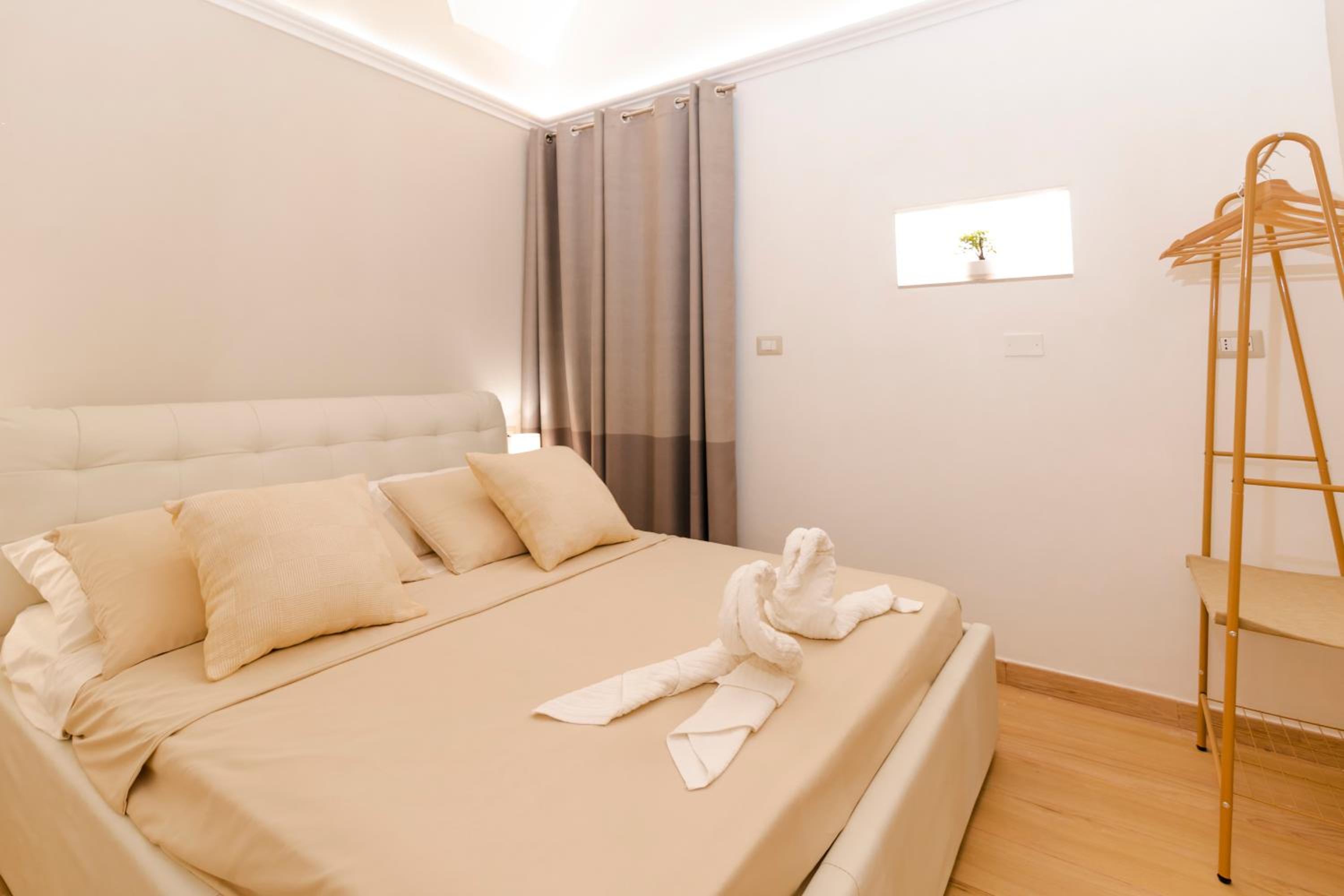 One-Bedroom House - Photo 6