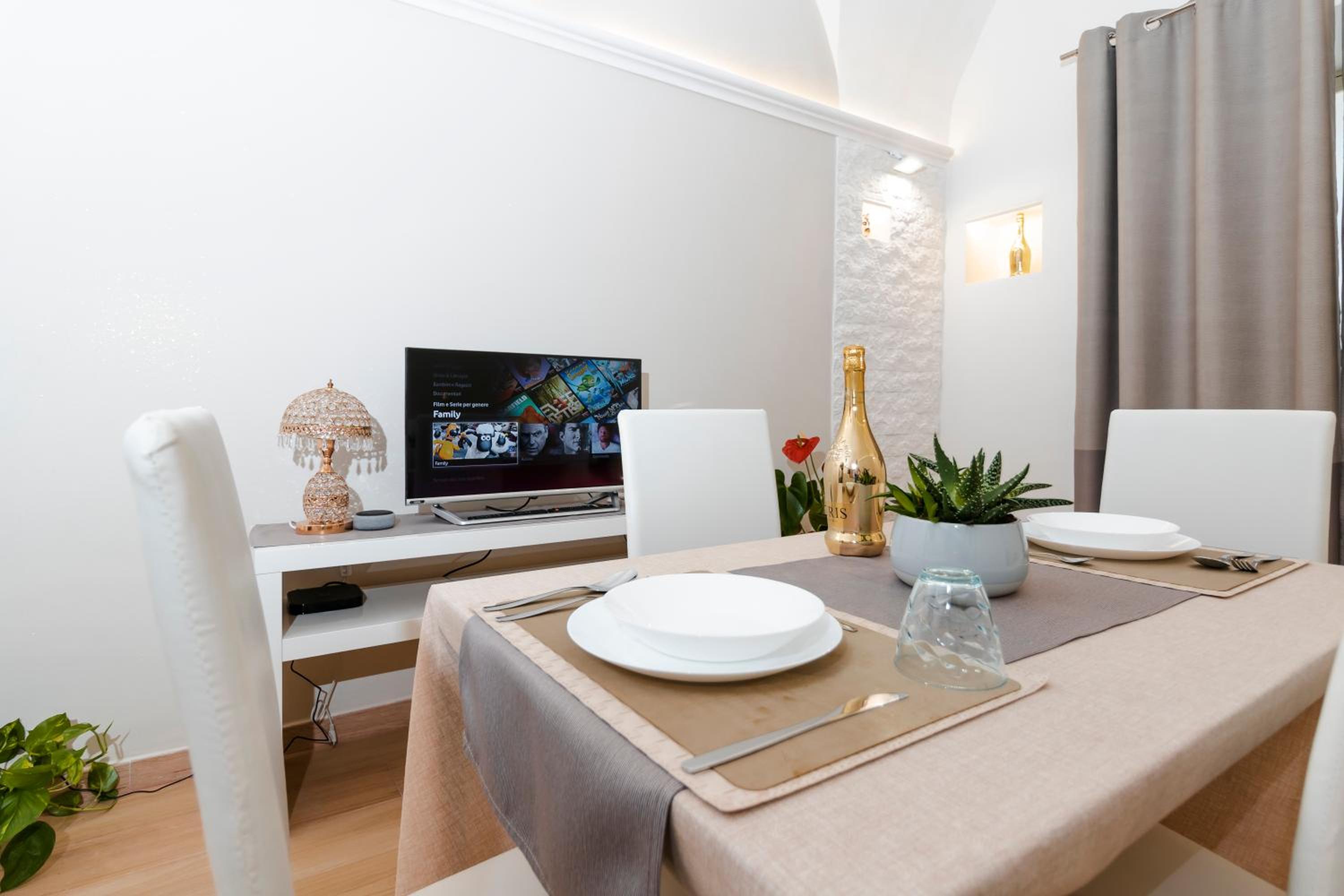 One-Bedroom House - Photo 14