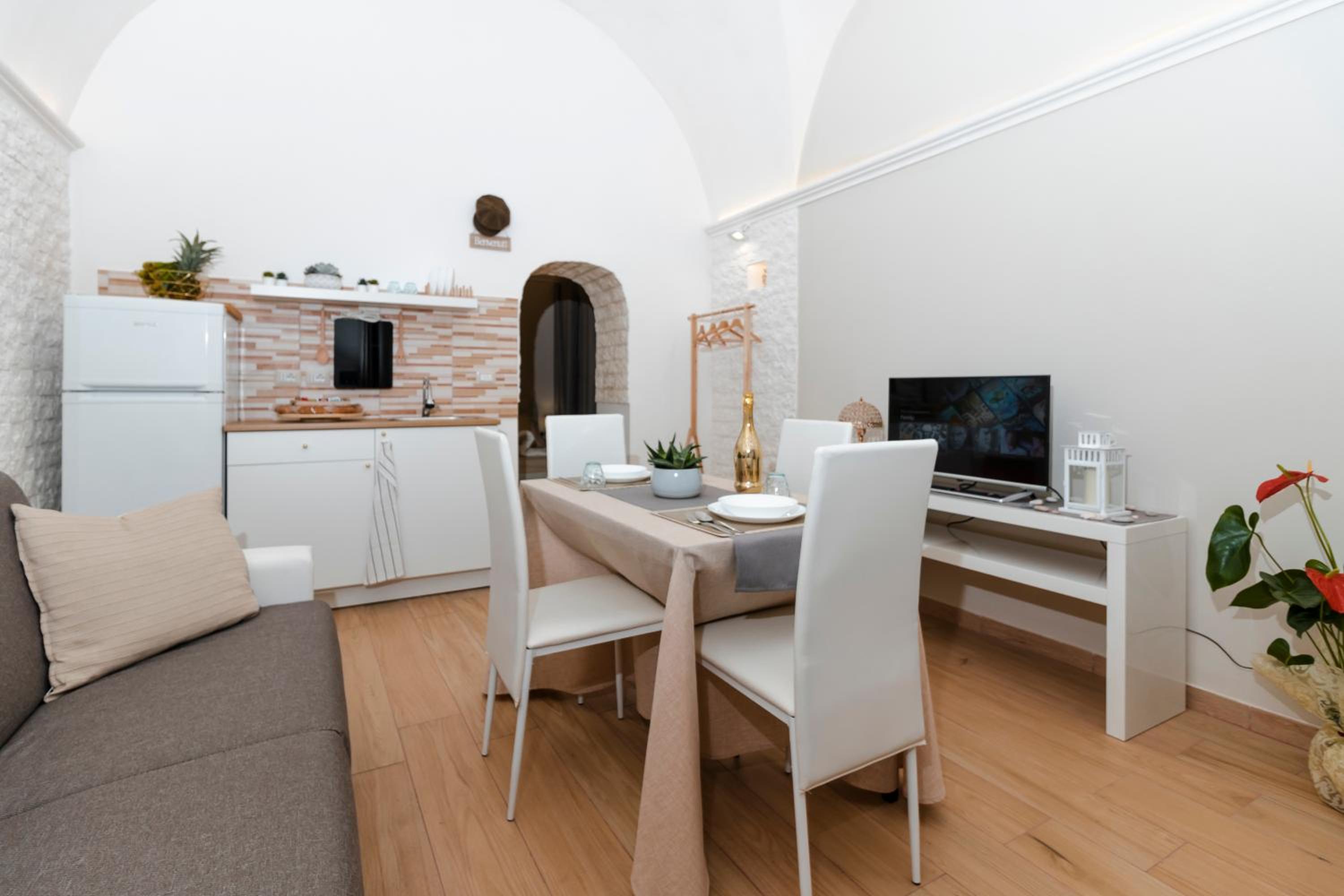 One-Bedroom House - Photo 15