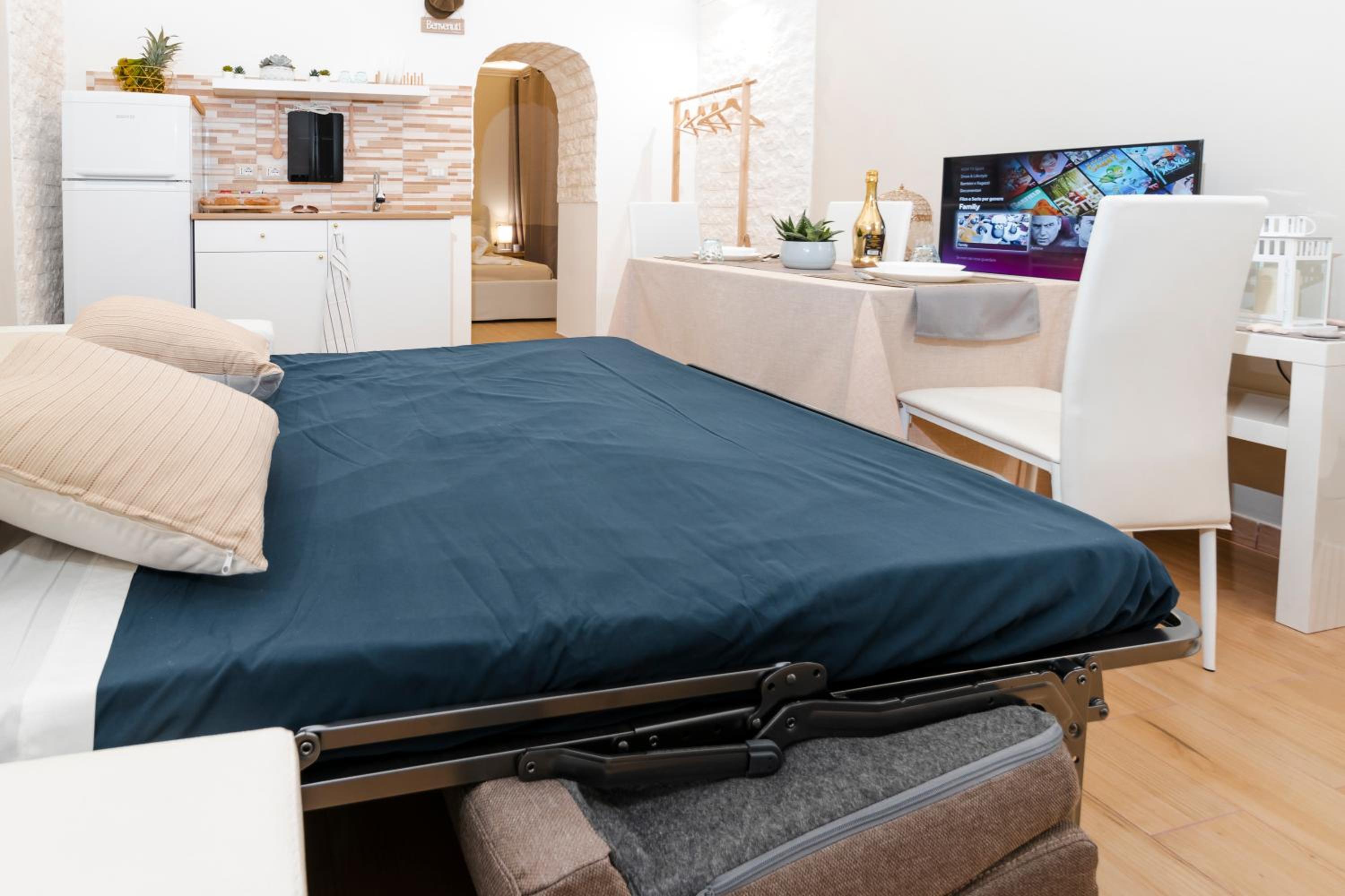 One-Bedroom House - Photo 19