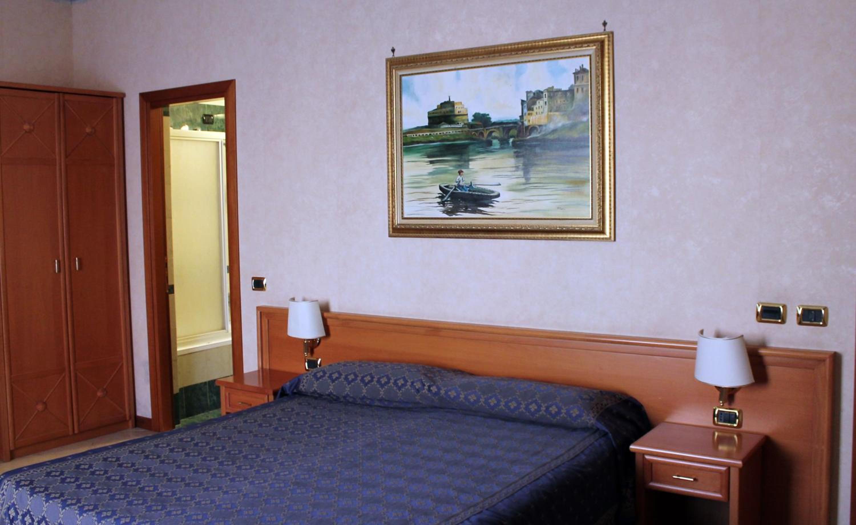 Double Room - Photo 9