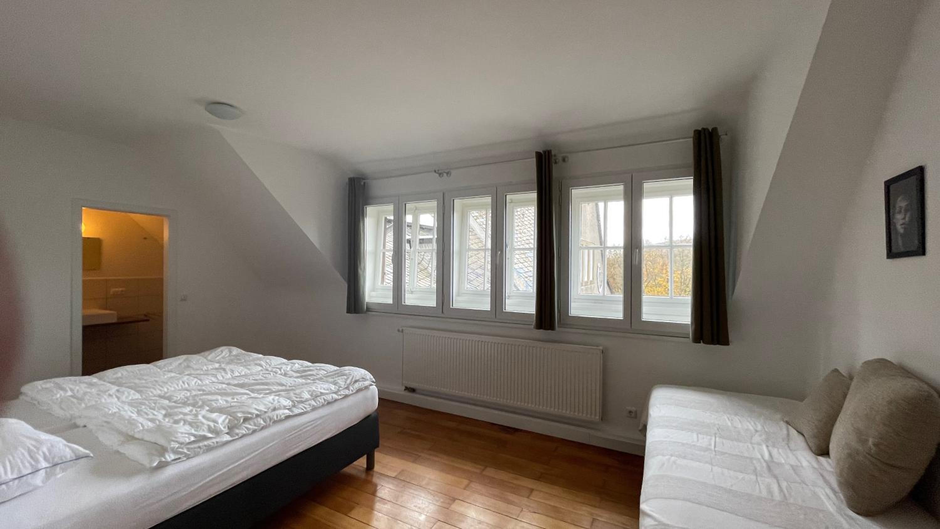 Triple Room with Private Bathroom - Photo 4