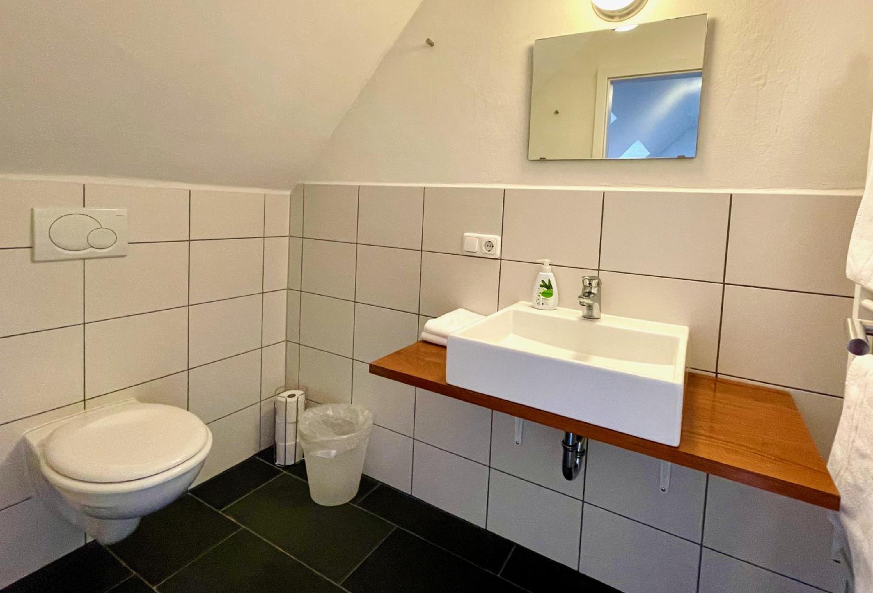 Double Room with Private Bathroom - Photo 5