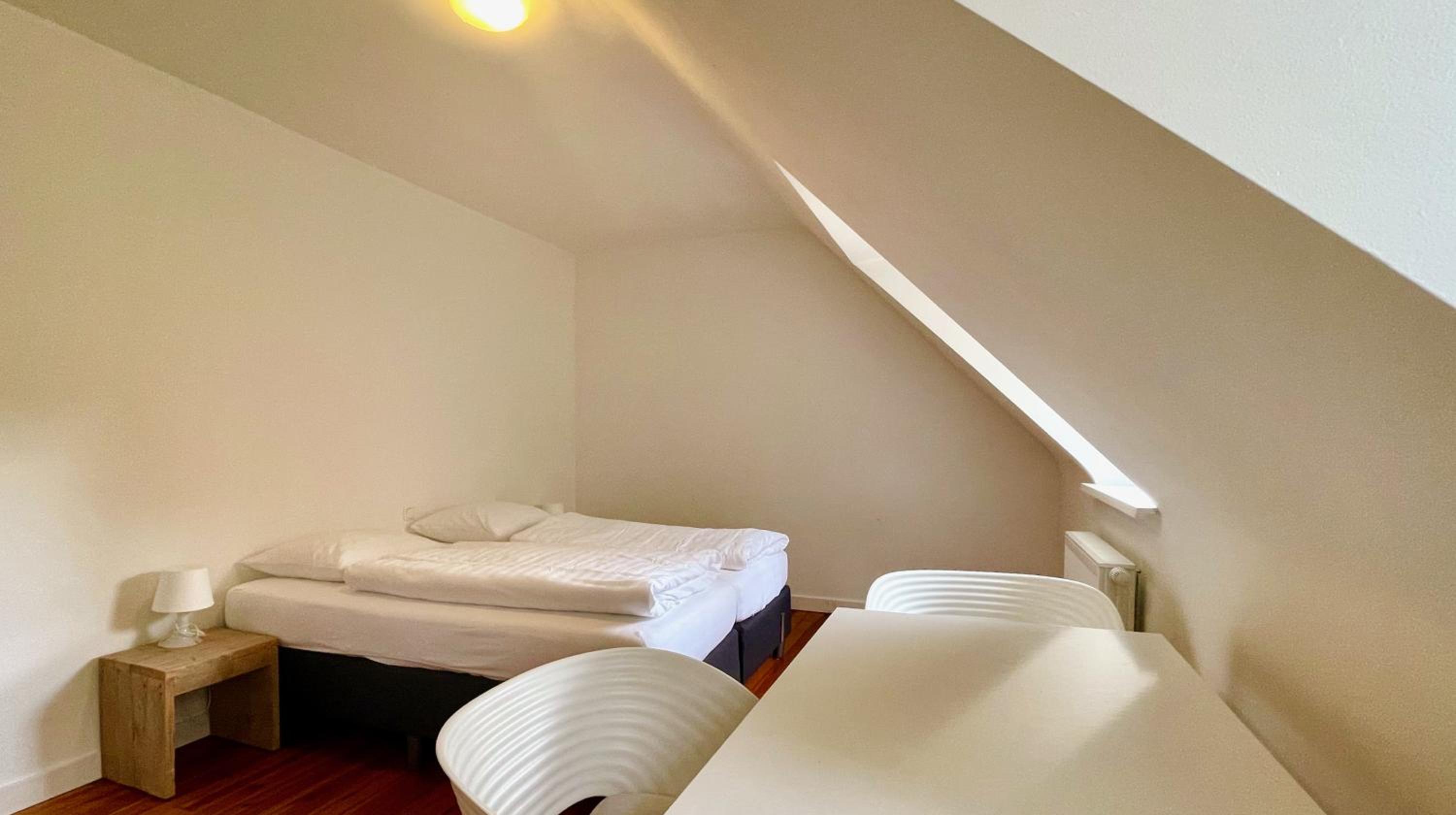 Double Room with Private Bathroom - Photo 3