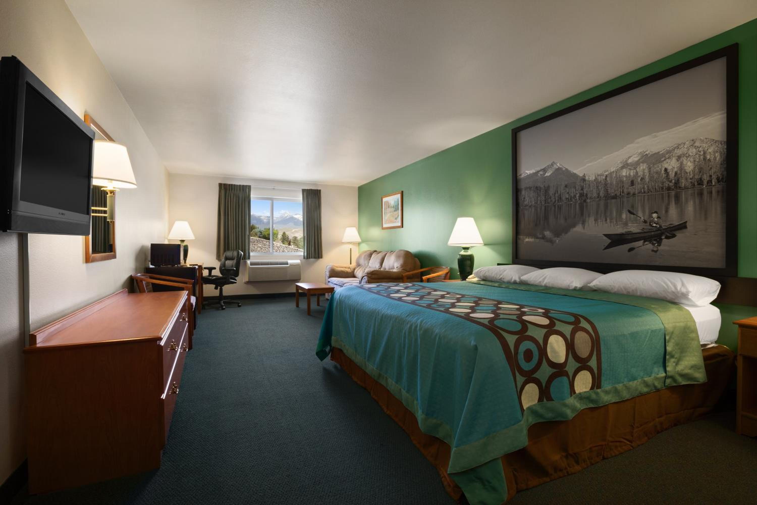 Deluxe King Room - Non-Smoking
