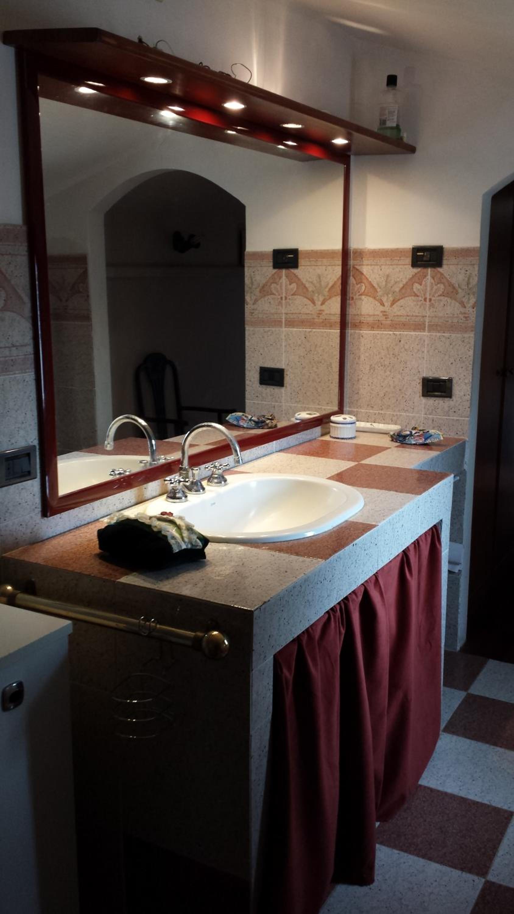 Deluxe Double Room with Shower