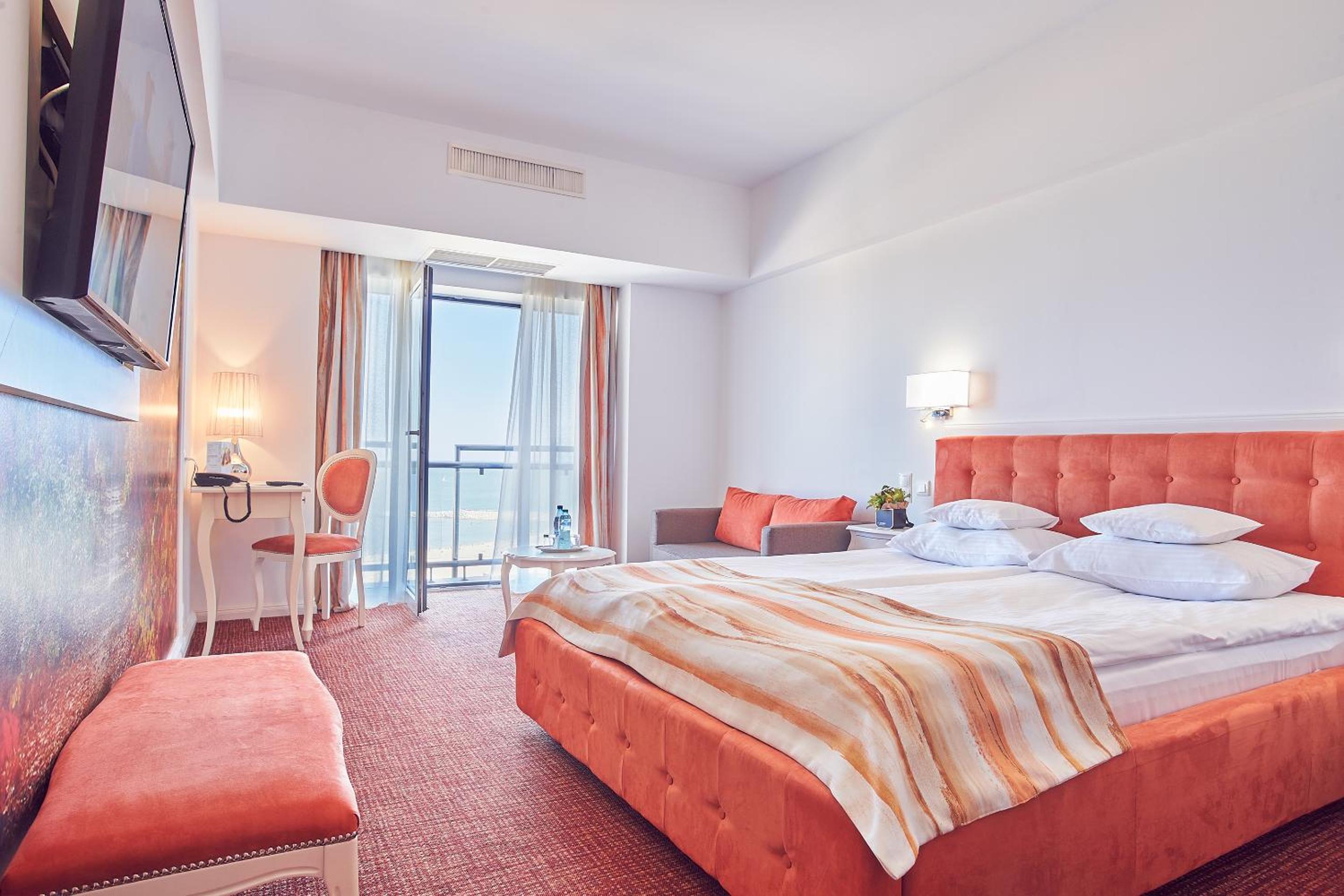 Deluxe Double Room with Sofa, Sea View - Photo 3