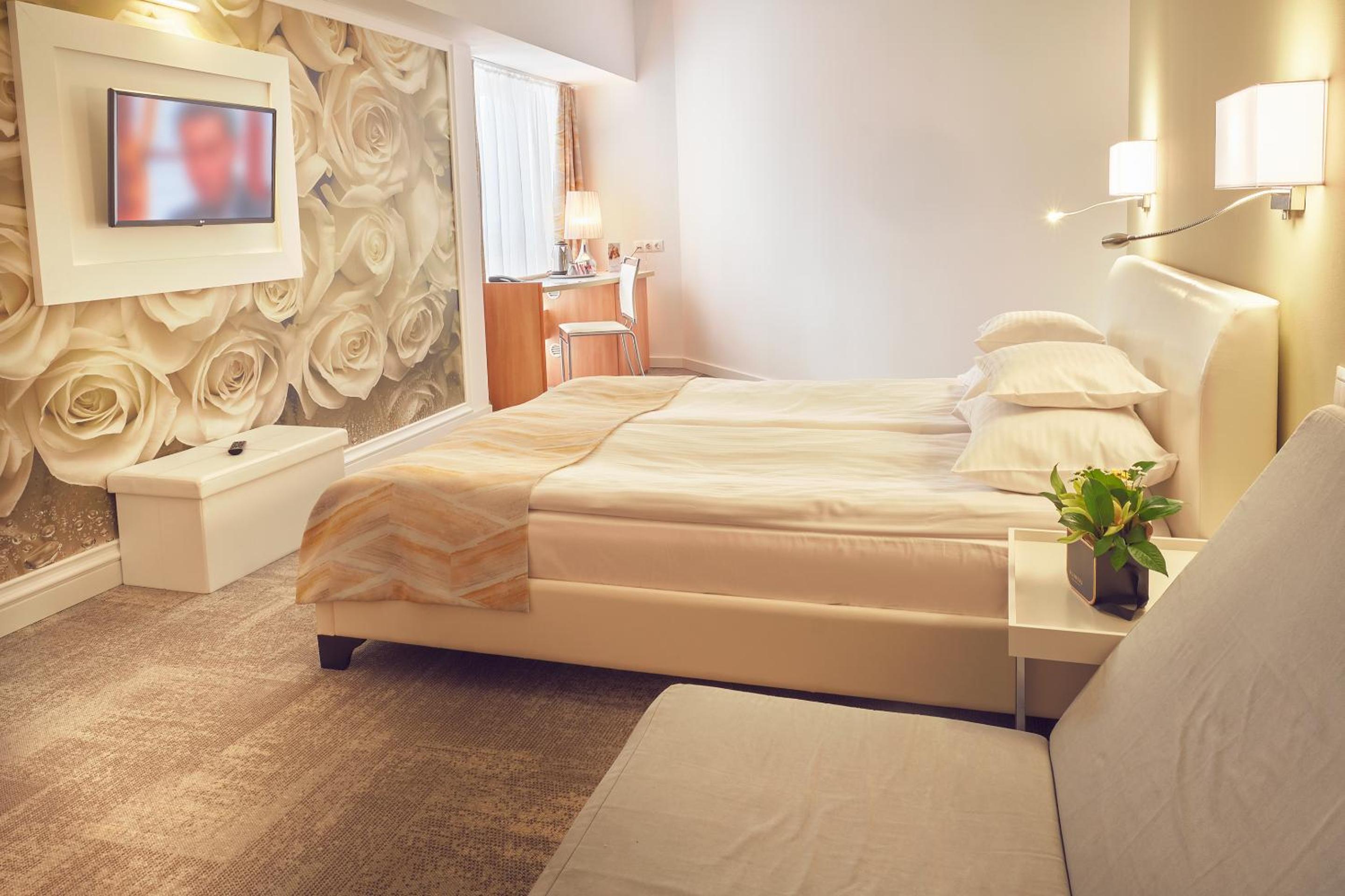 Standard Family Room with sofabed  - Photo 1