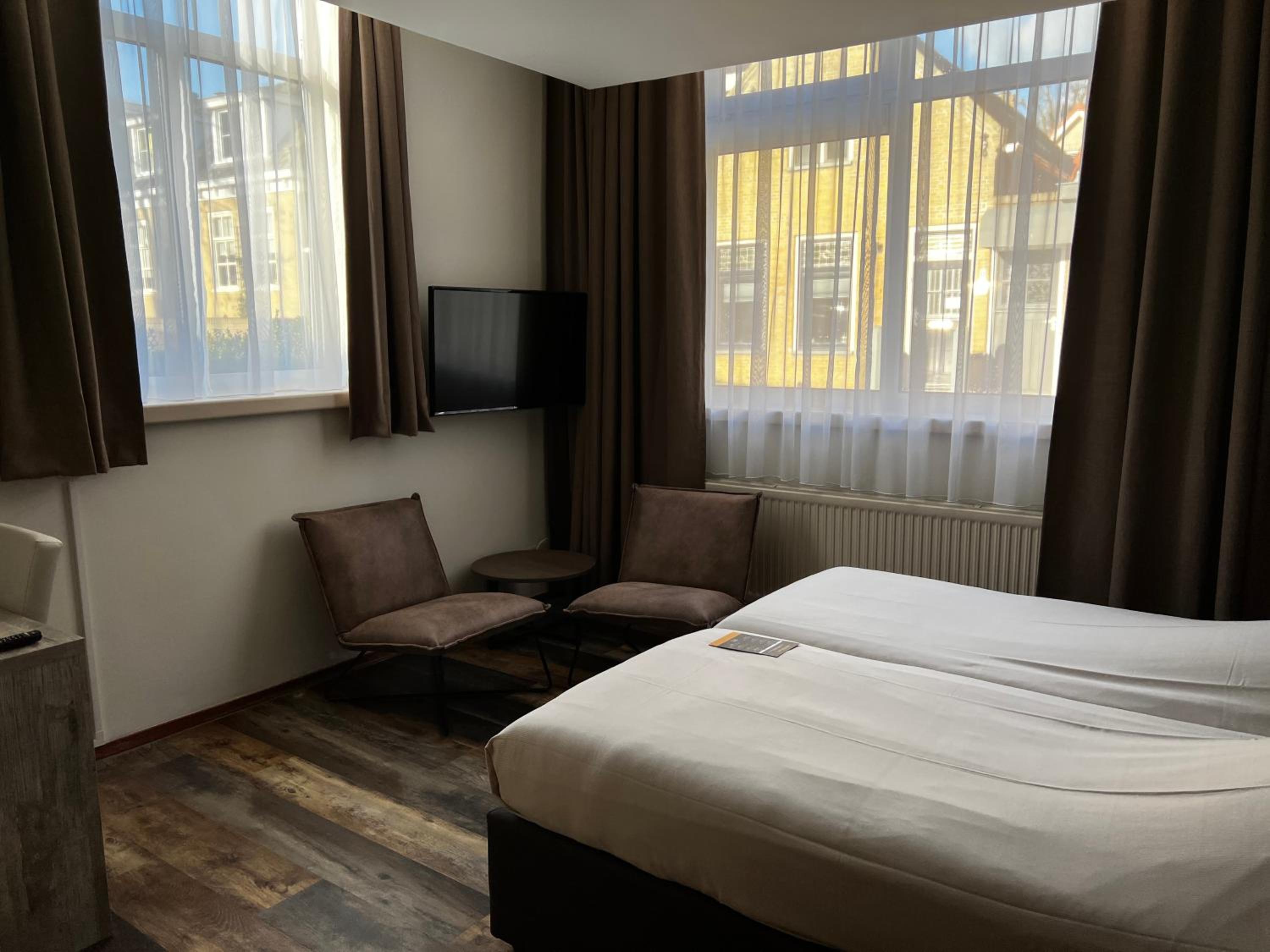 Double or Twin Room with Shower photo 2