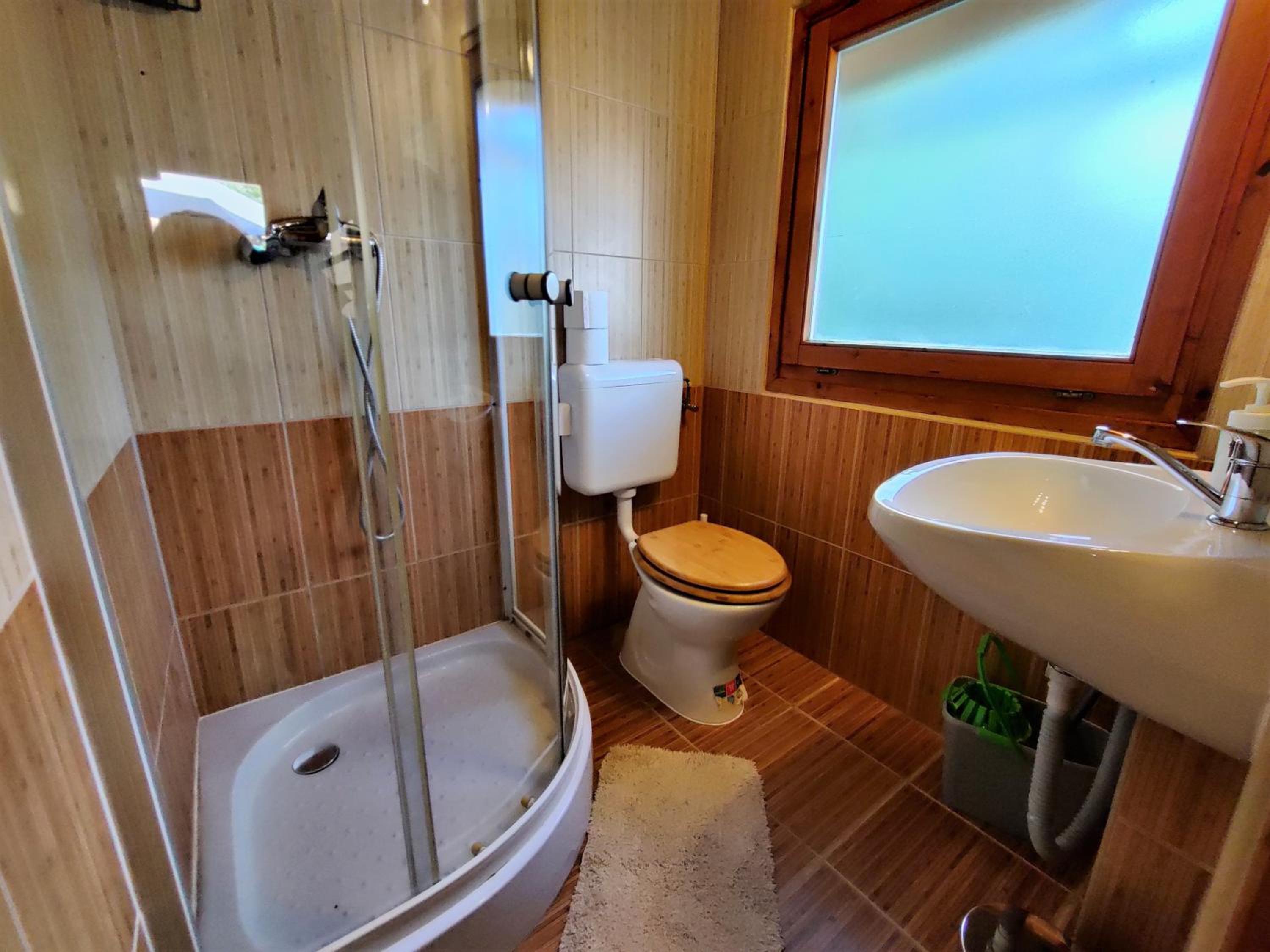 Wood House - Photo 13