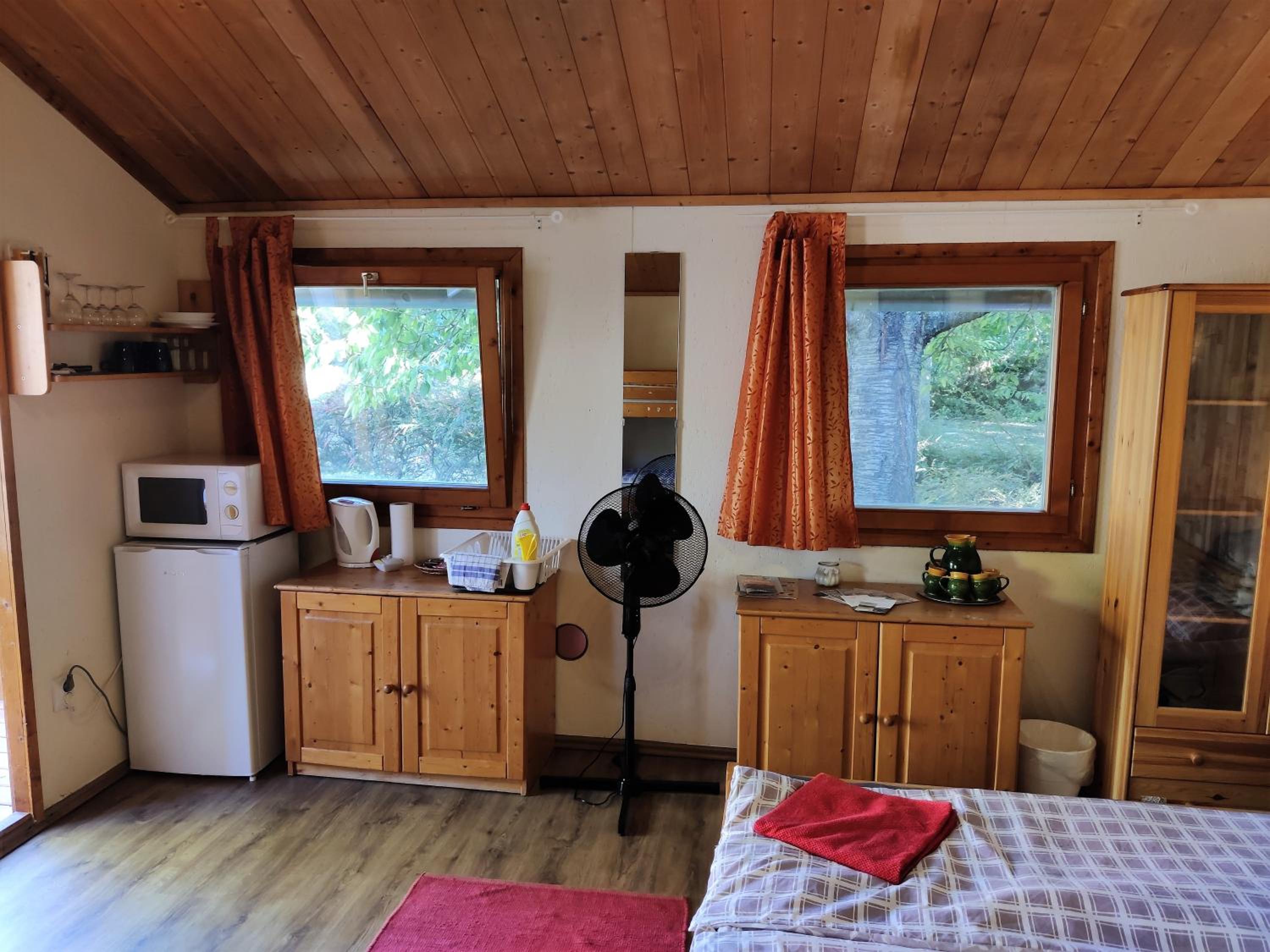 Wood House - Photo 7