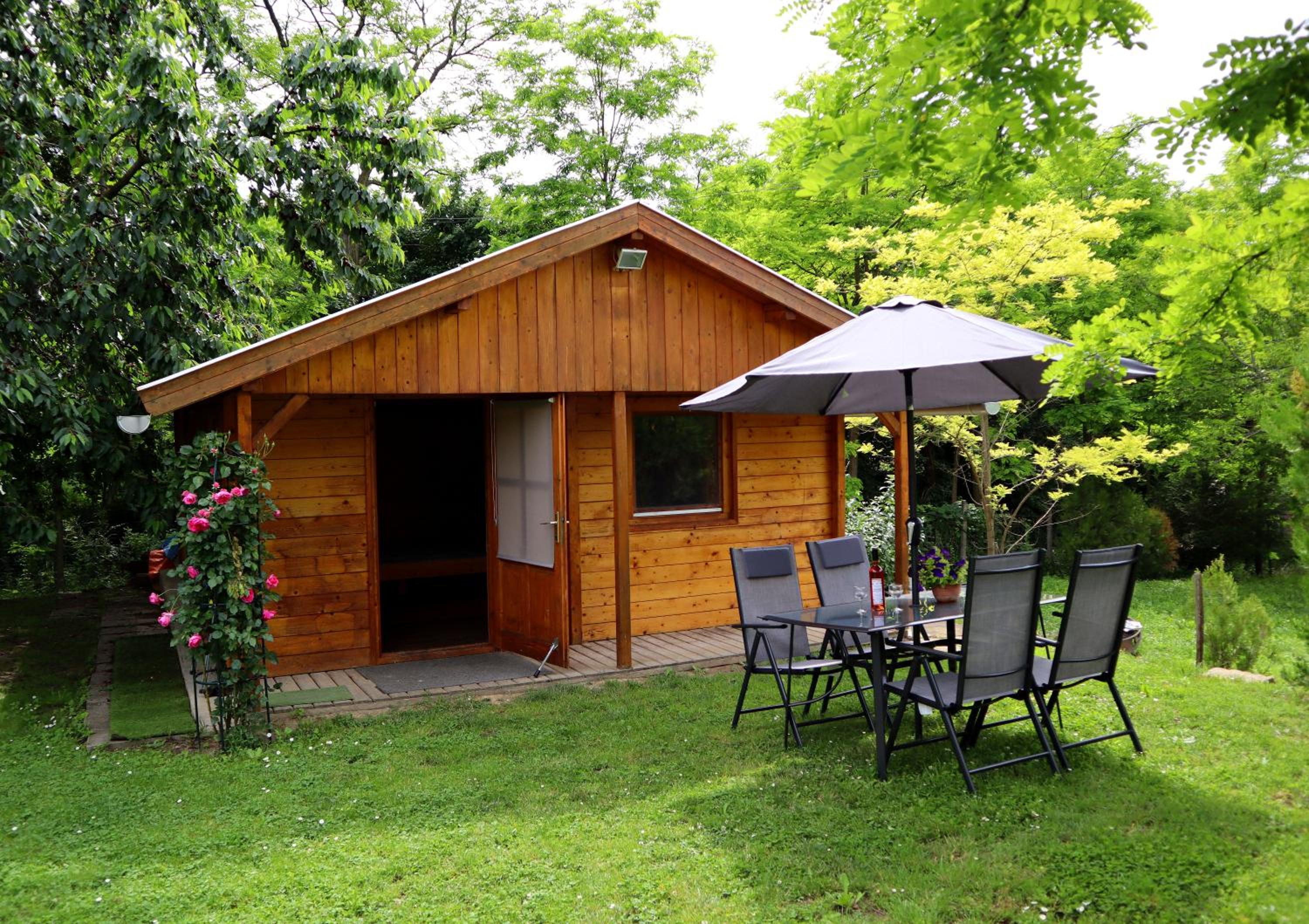Wood House - Photo 3