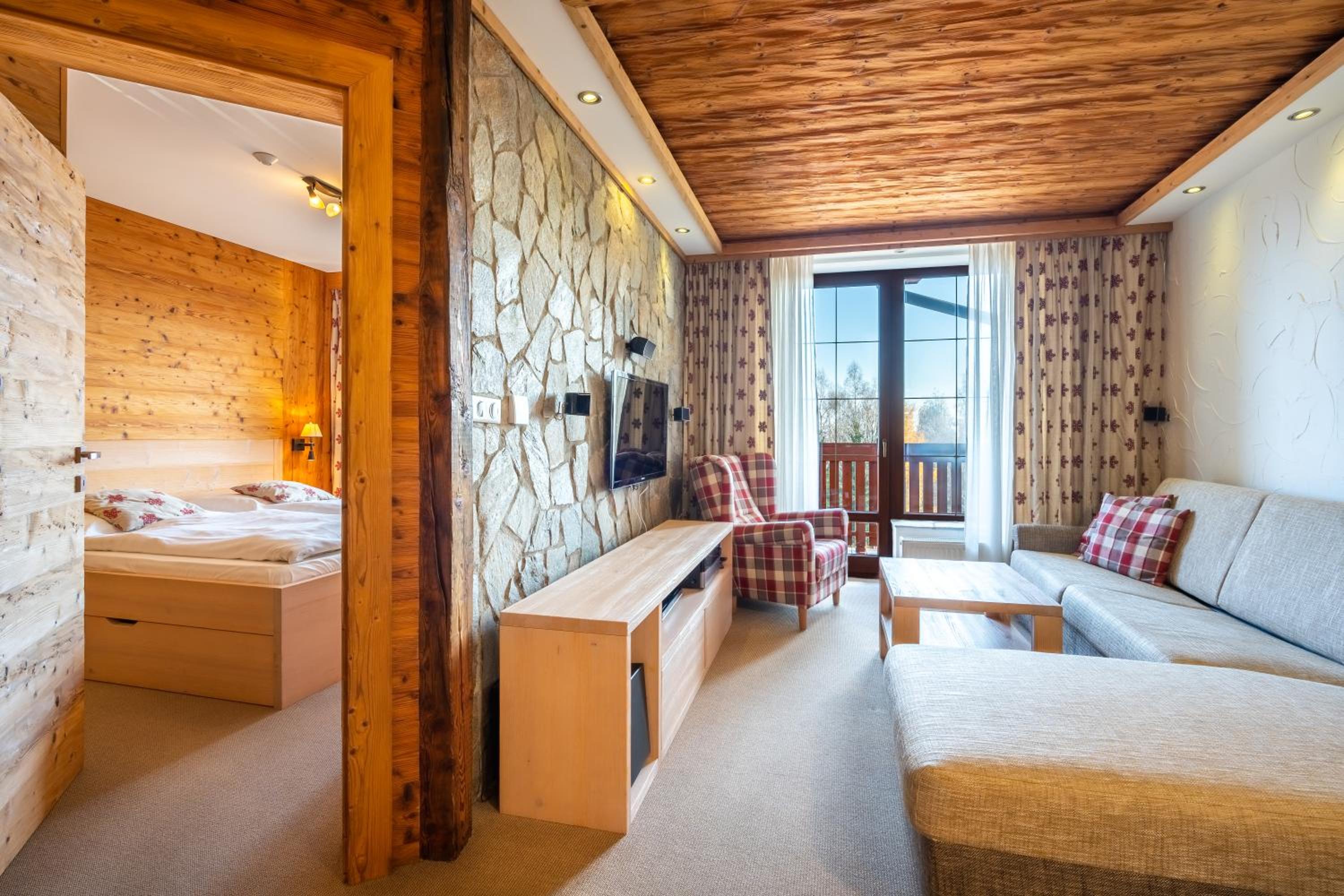 One-Bedroom Apartment in Main Hotel Building  photo 1