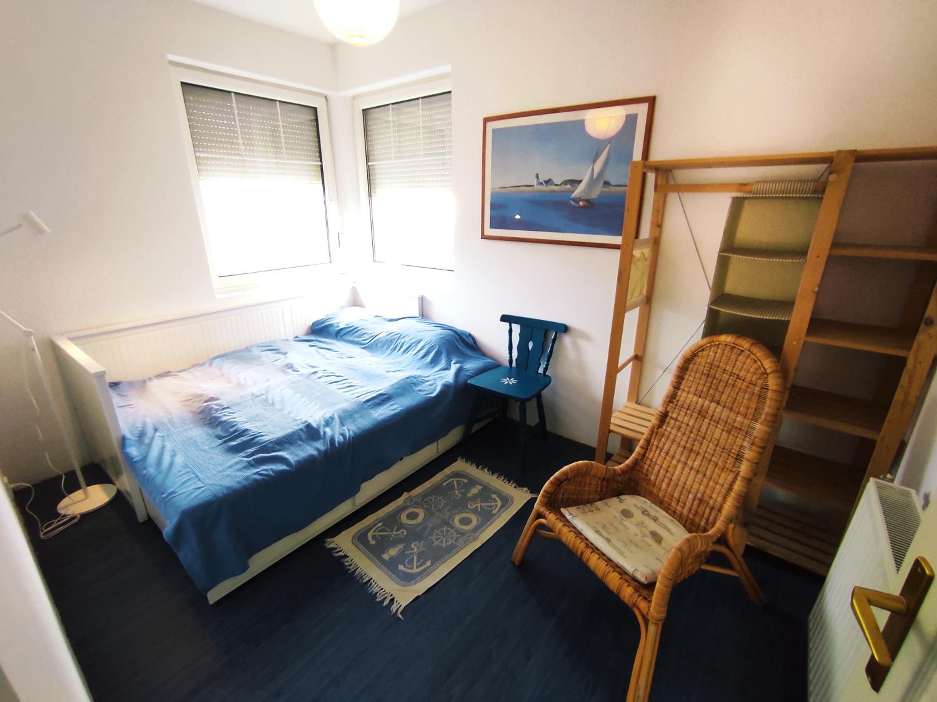 Five-Bedroom House photo 1