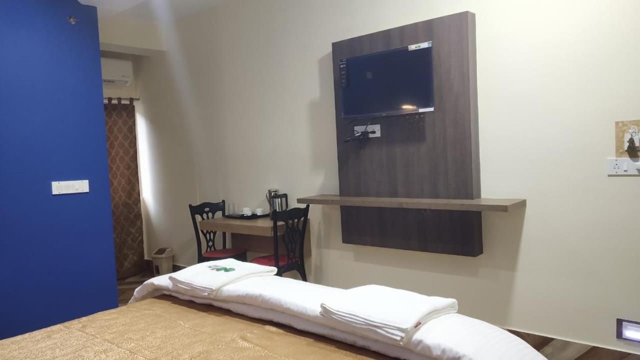 Deluxe Room - Photo 11