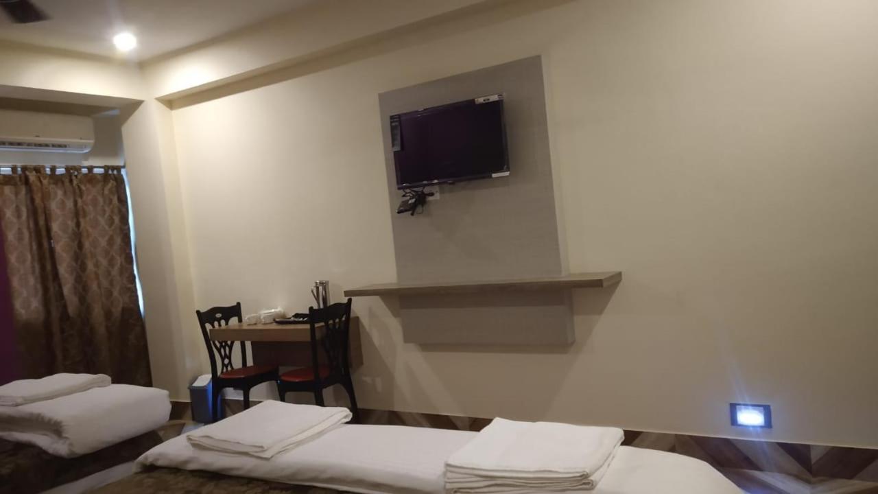Deluxe Room - Photo 15