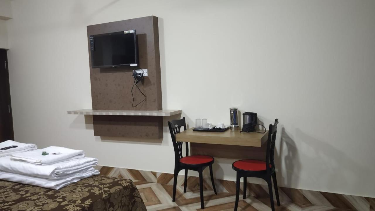 Deluxe Room - Photo 17