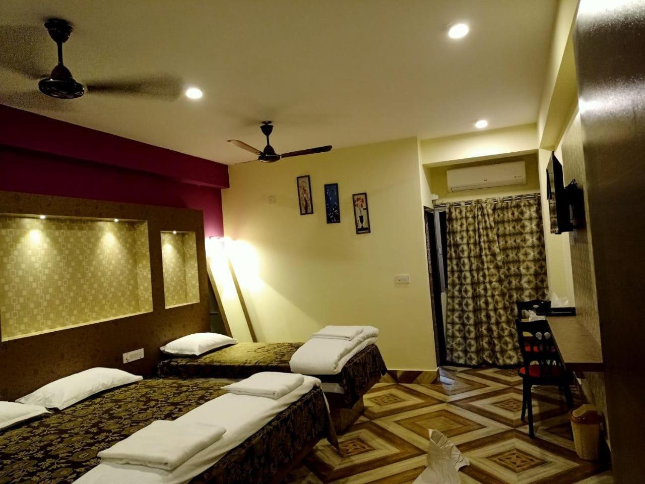 Deluxe Room - Photo 39
