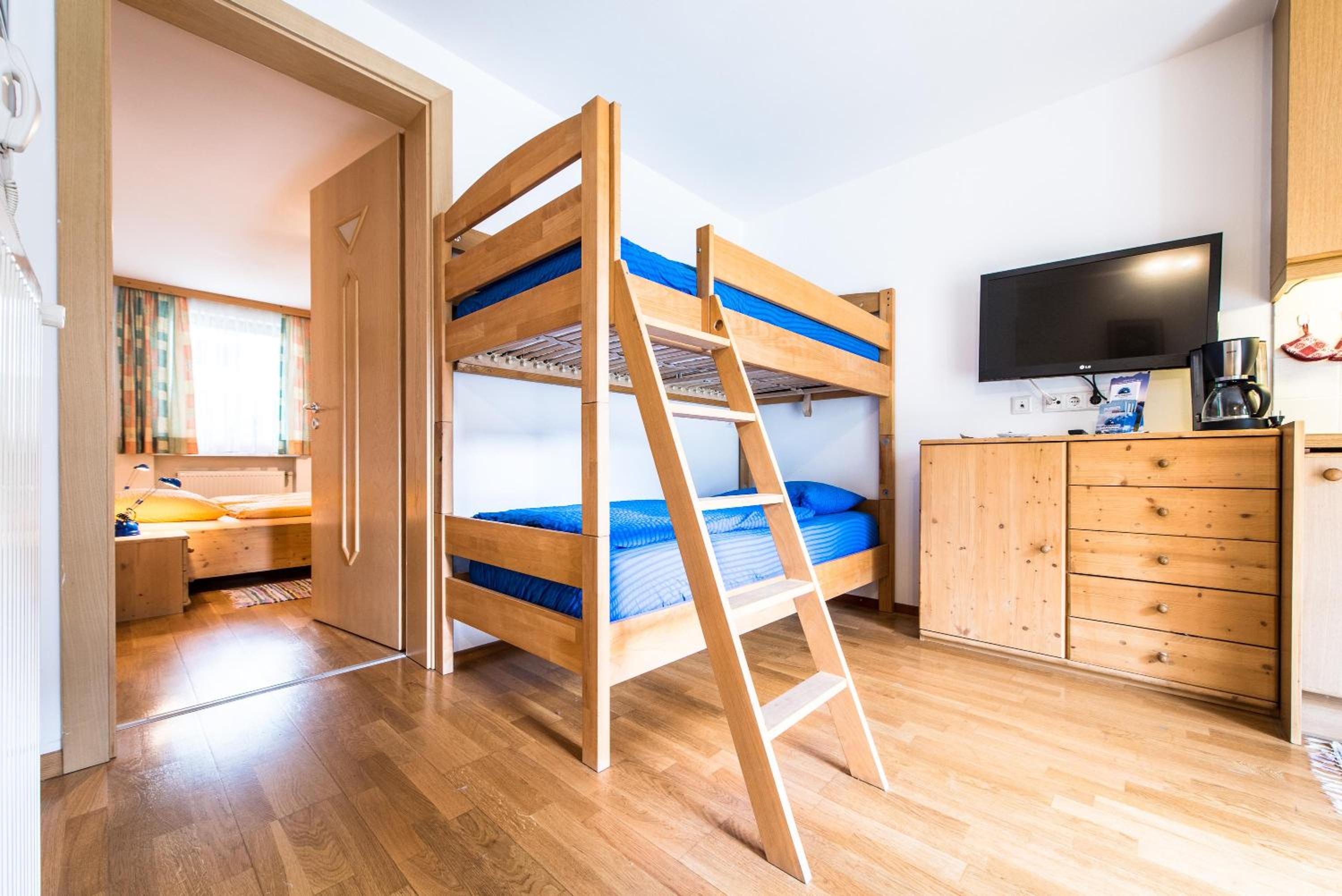 One-Bedroom Apartment with Garden View photo 3