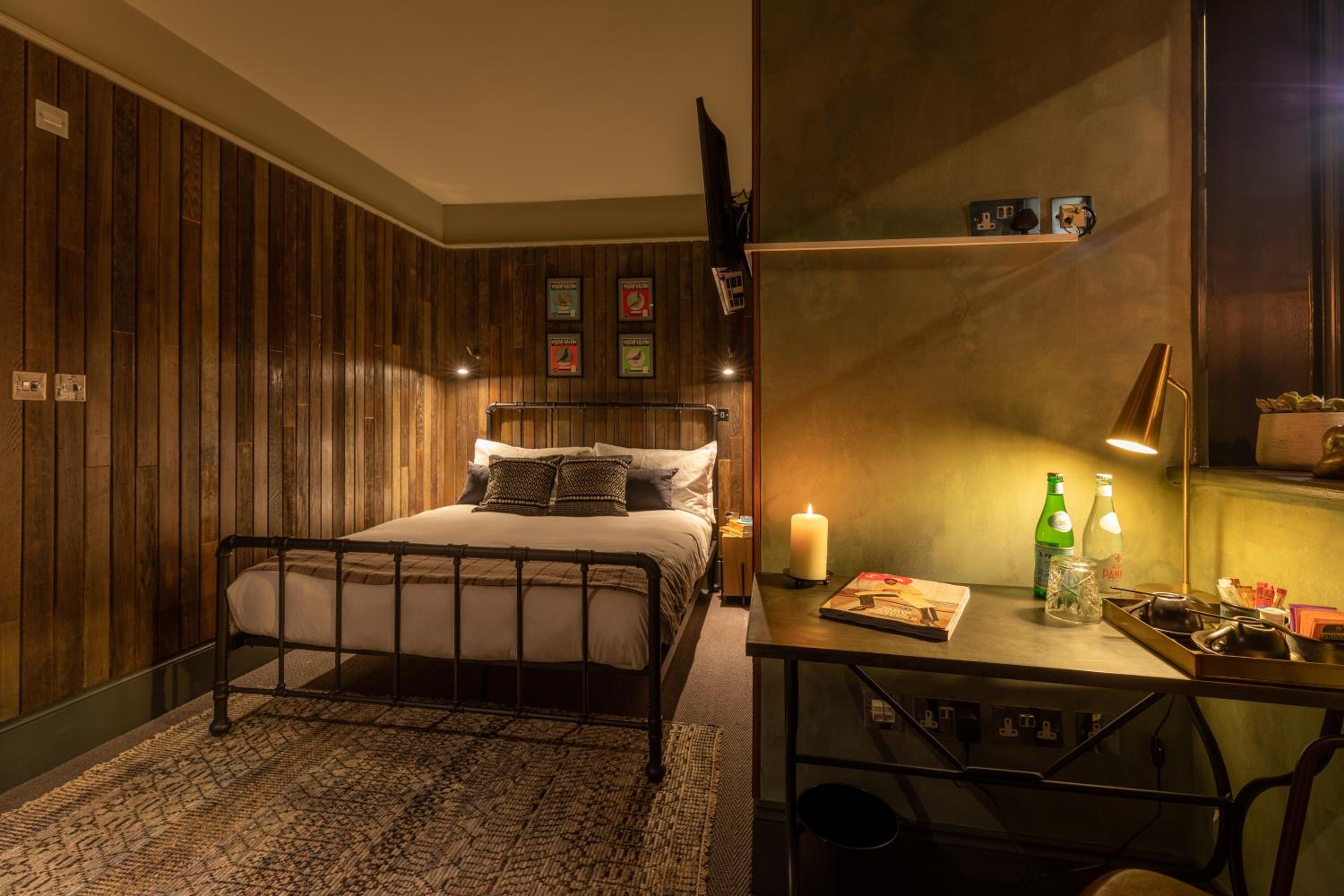 Deluxe King Room photo 3
